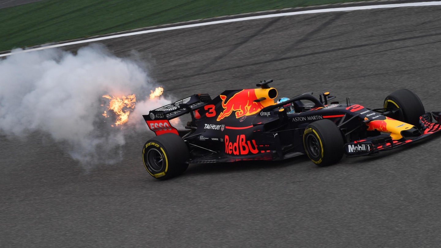 Daniel Ricciardo (AUS) Red Bull Racing RB14 with engine smoke and flames in FP3 at Formula One World Championship, Rd3, Chinese Grand Prix, Qualifying, Shanghai, China, Saturday 14 April 2018. © Jerry Andre/Sutton Images