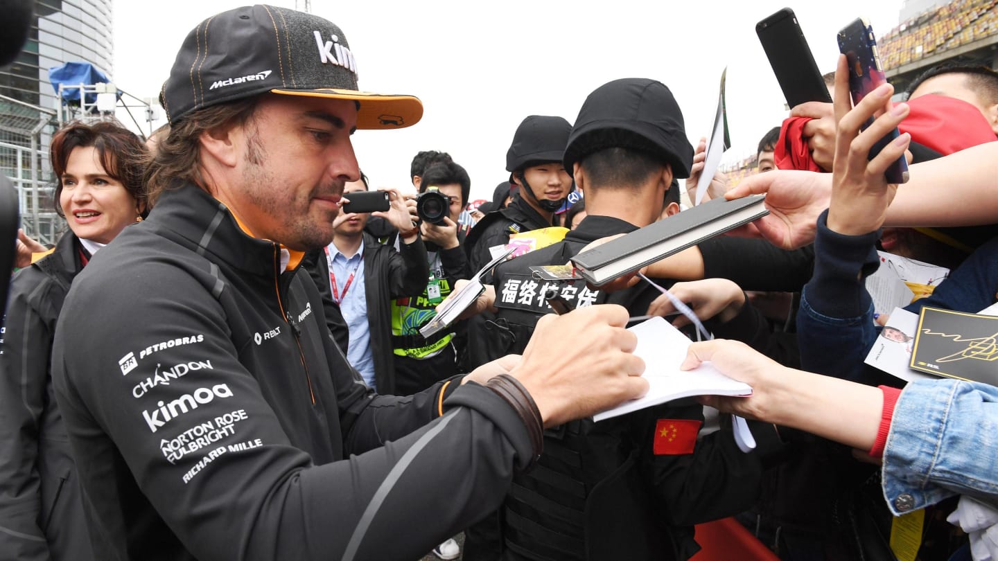 Fernando Alonso (ESP) McLaren signs autographs for the fans at Formula One World Championship, Rd3, Chinese Grand Prix, Preparations, Shanghai, China, Thursday 12 April 2018. © Mark Sutton/Sutton Images