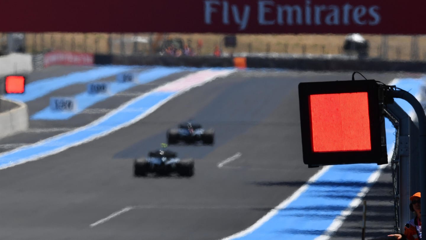 Electronic red flag at Formula One World Championship, Rd8, French Grand Prix, Practice, Paul Ricard, France, Friday 22 June 2018. © Mark Sutton/Sutton Images