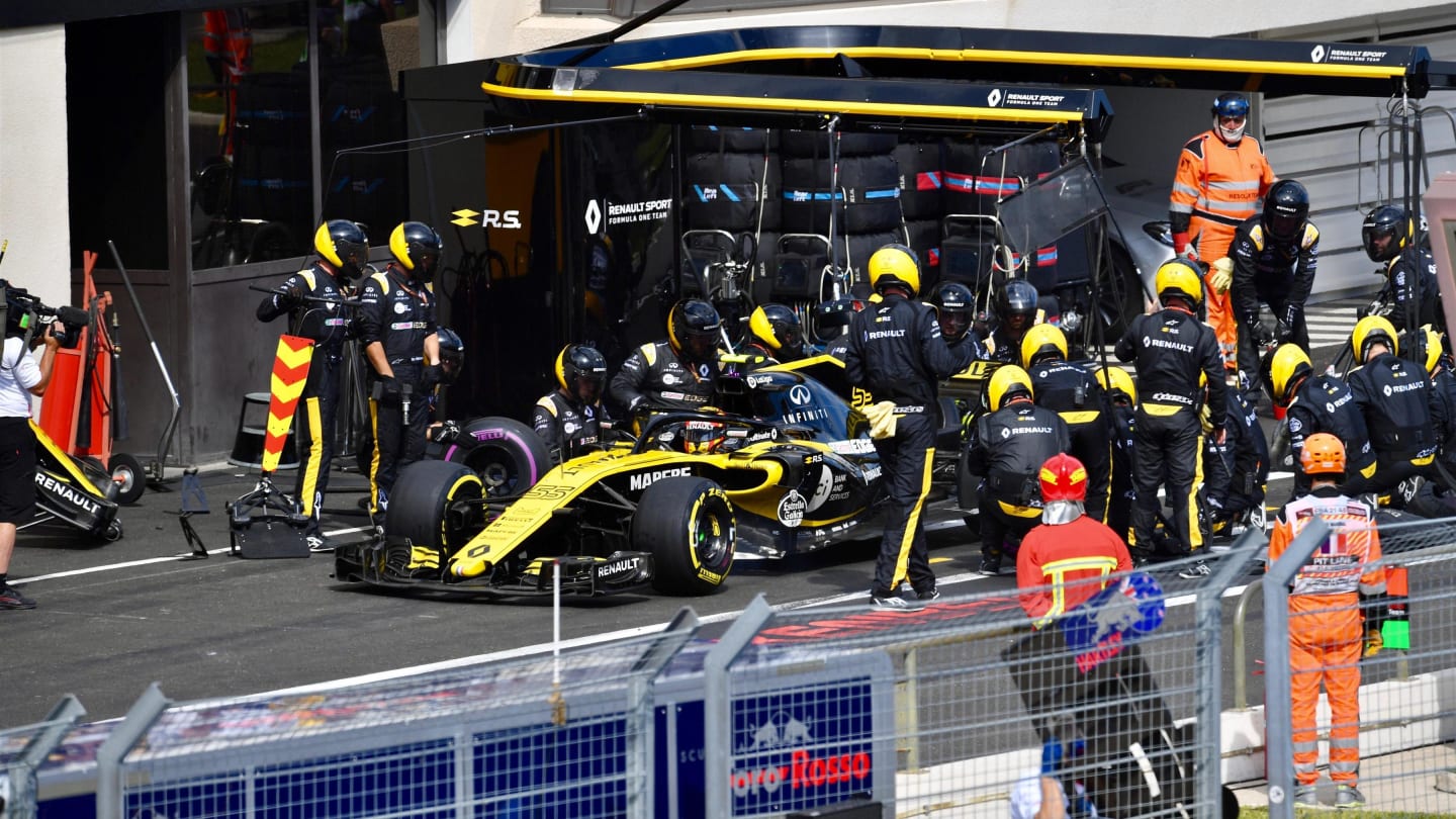 Carlos Sainz (ESP) Renault Sport F1 Team RS18 pit stop at Formula One World Championship, Rd8, French Grand Prix, Race, Paul Ricard, France, Sunday 24 June 2018. © Jerry Andre/Sutton Images