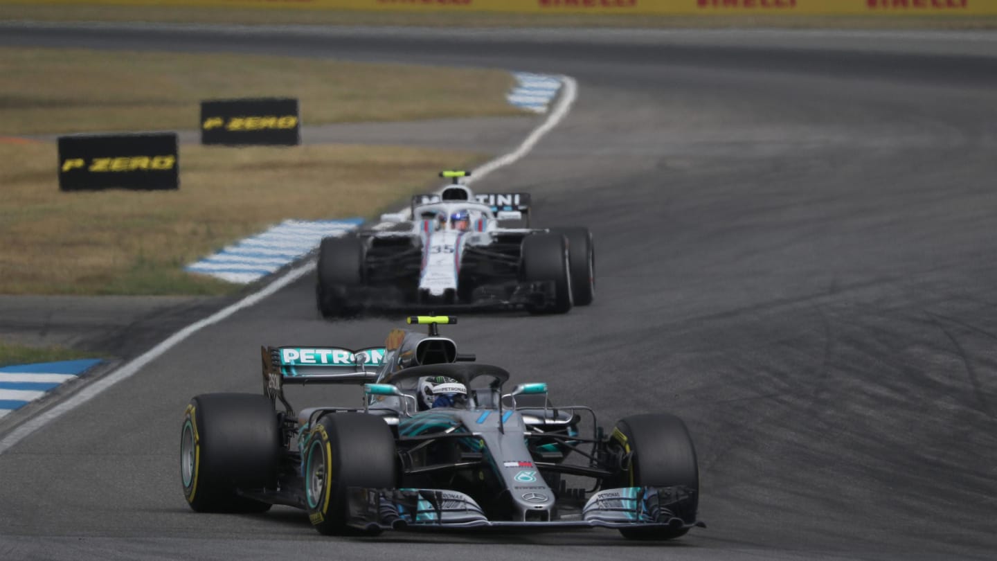 Valtteri Bottas (FIN) Mercedes-AMG F1 W09 EQ Power+ and Sergey Sirotkin (RUS) Williams FW41 at