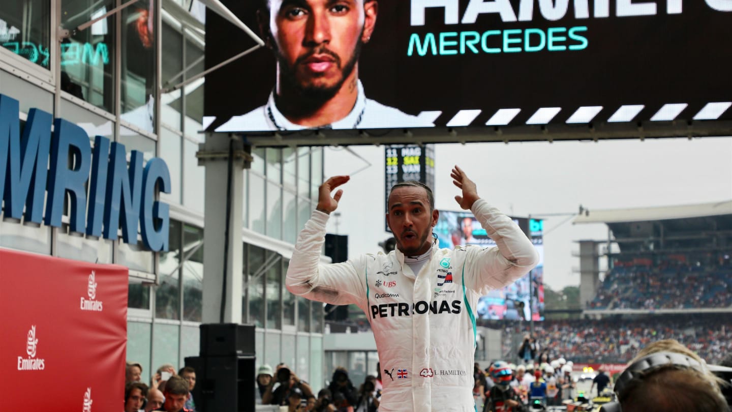 Race winner Lewis Hamilton (GBR) Mercedes-AMG F1 W09 EQ Power+ celebrates in parc ferme at Formula