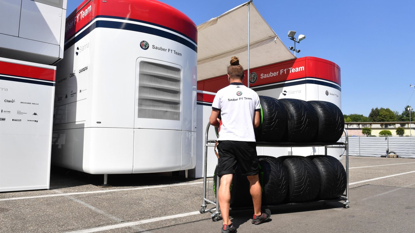 Alfa Romeo Sauber F1 Team mechanic with Pirelli tyres at Formula One World Championship, Rd11, German Grand Prix, Preparations, Hockenheim, Germany, Thursday 19 July 2018. © Mark Sutton/Sutton Images
