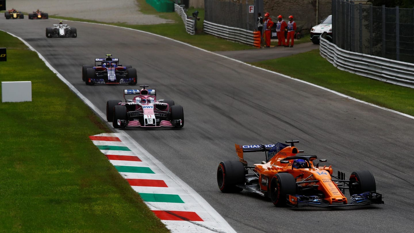 Fernando Alonso, McLaren MCL33, Sergio Perez, Racing Point Force India VJM11, and Pierre Gasly,