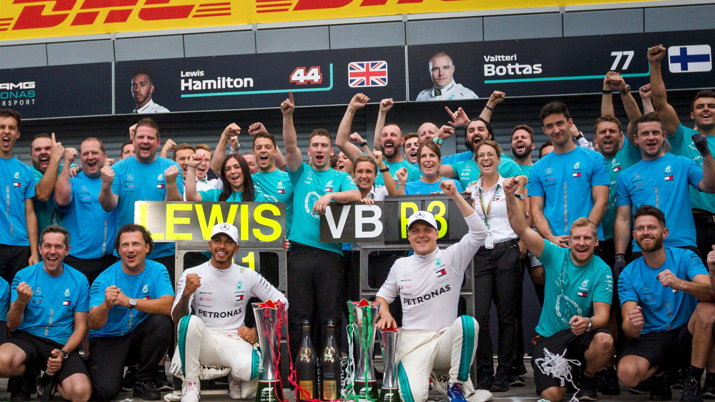 Lewis Hamilton, Mercedes AMG F1 celebrates with Valtteri Bottas, Mercedes AMG F1 and the team at