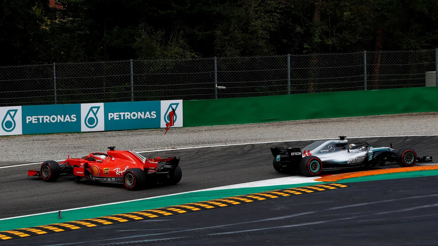 Lewis Hamilton, Mercedes AMG F1 W09 and Sebastian Vettel, Ferrari SF71H make contact on lap one at