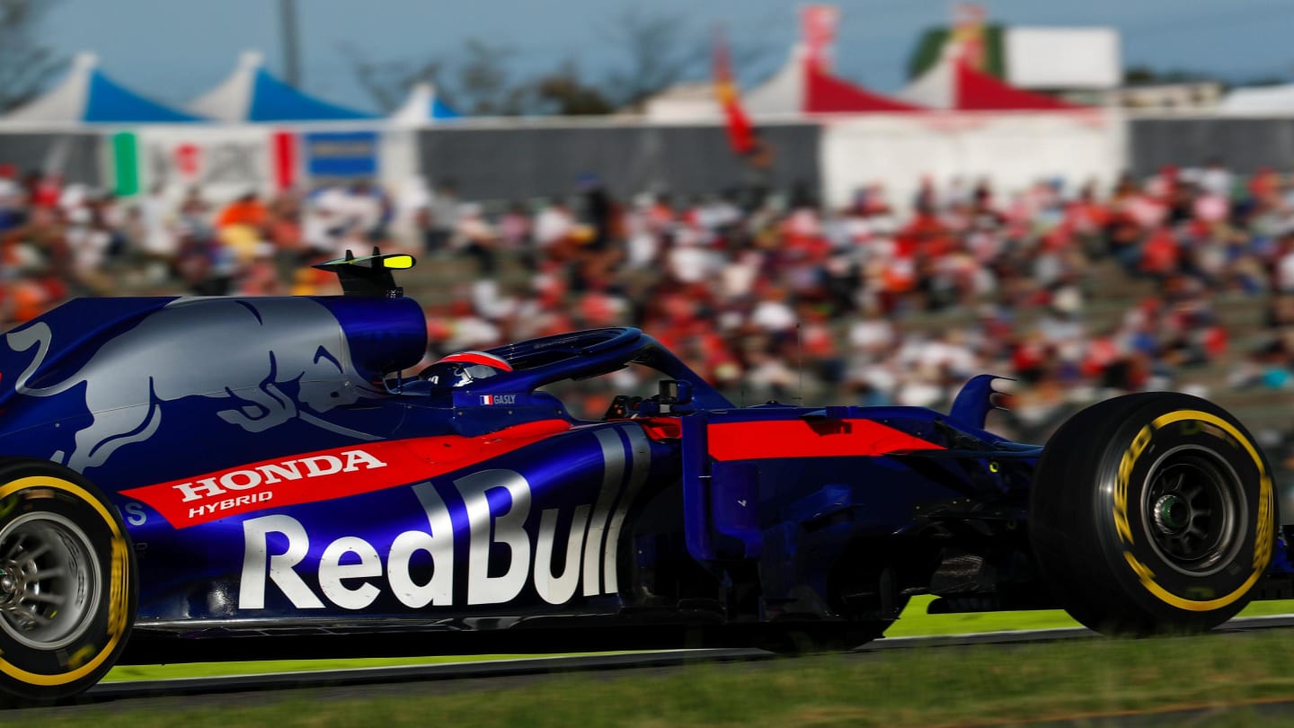 Pierre Gasly, Scuderia Toro Rosso STR13 at Formula One World Championship, Rd17, Japanese Grand