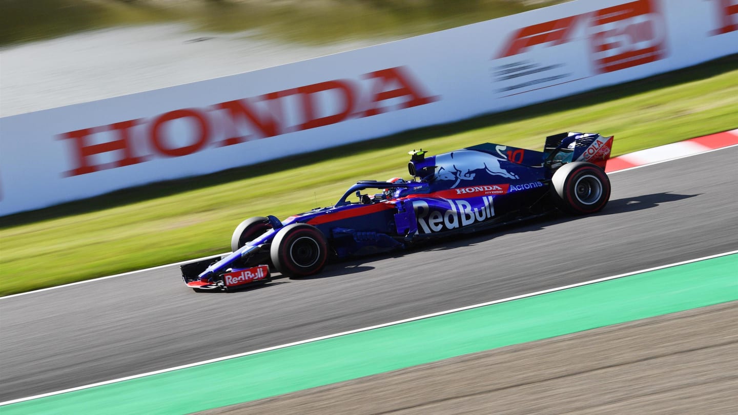 Pierre Gasly, Scuderia Toro Rosso STR13 at Formula One World Championship, Rd17, Japanese Grand