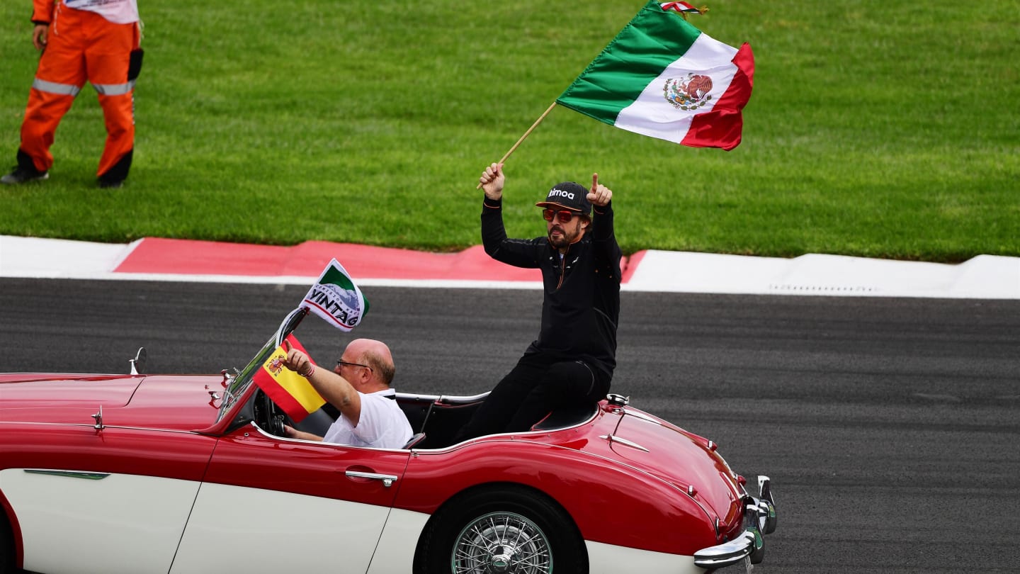 Fernando Alonso, McLaren on the drivers parade at Formula One World Championship, Rd19, Mexican Grand Prix, Race, Circuit Hermanos Rodriguez, Mexico City, Mexico, Sunday 28 October 2018.