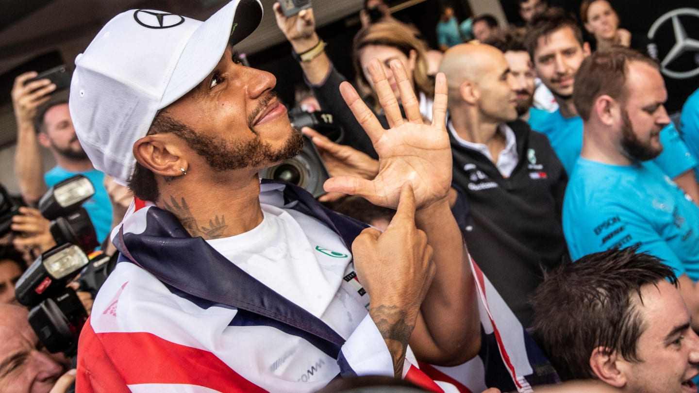 Lewis Hamilton, Mercedes AMG F1 celebrates with his team at Formula One World Championship, Rd19,