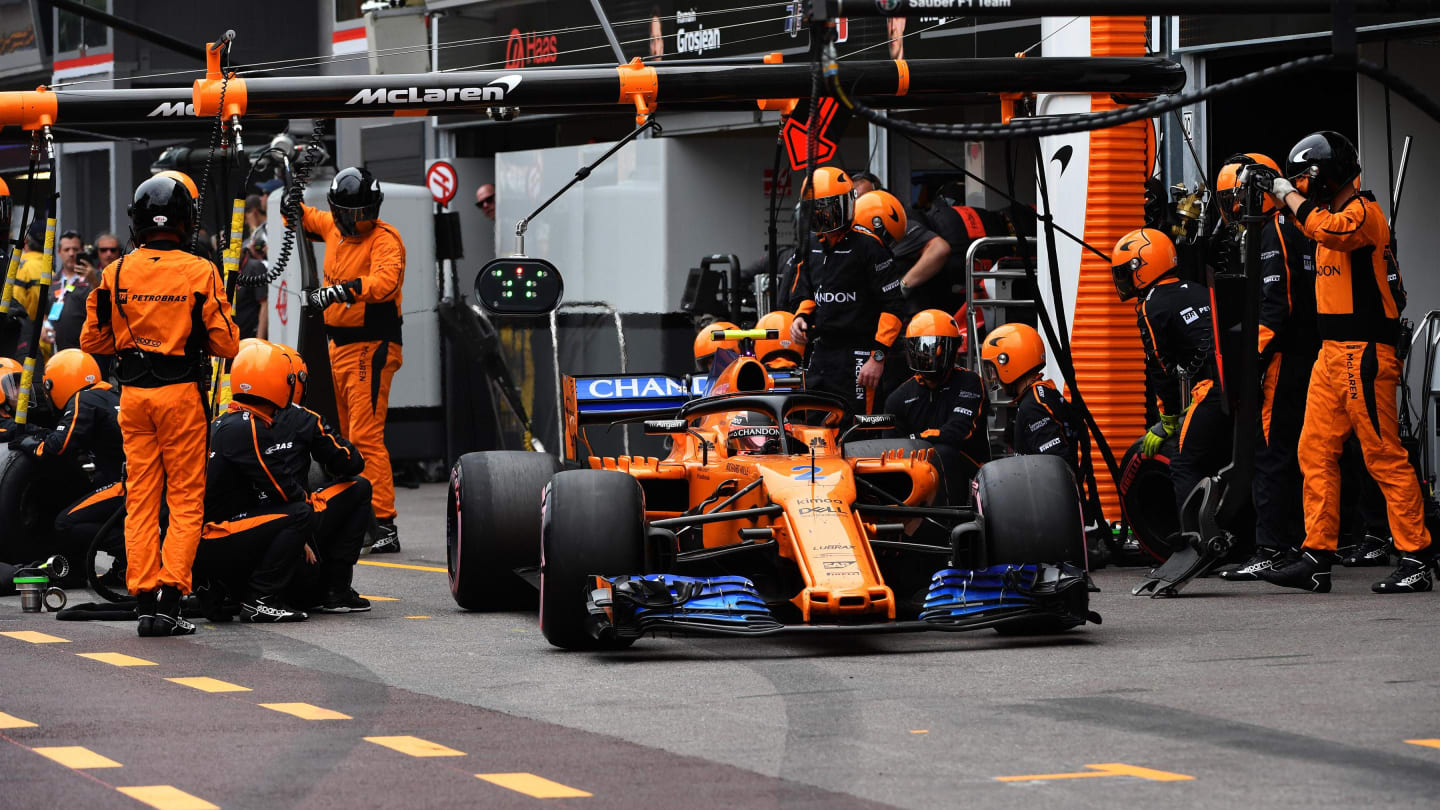 Stoffel Vandoorne (BEL) McLaren MCL33 pit stop at Formula One World Championship, Rd6, Monaco Grand