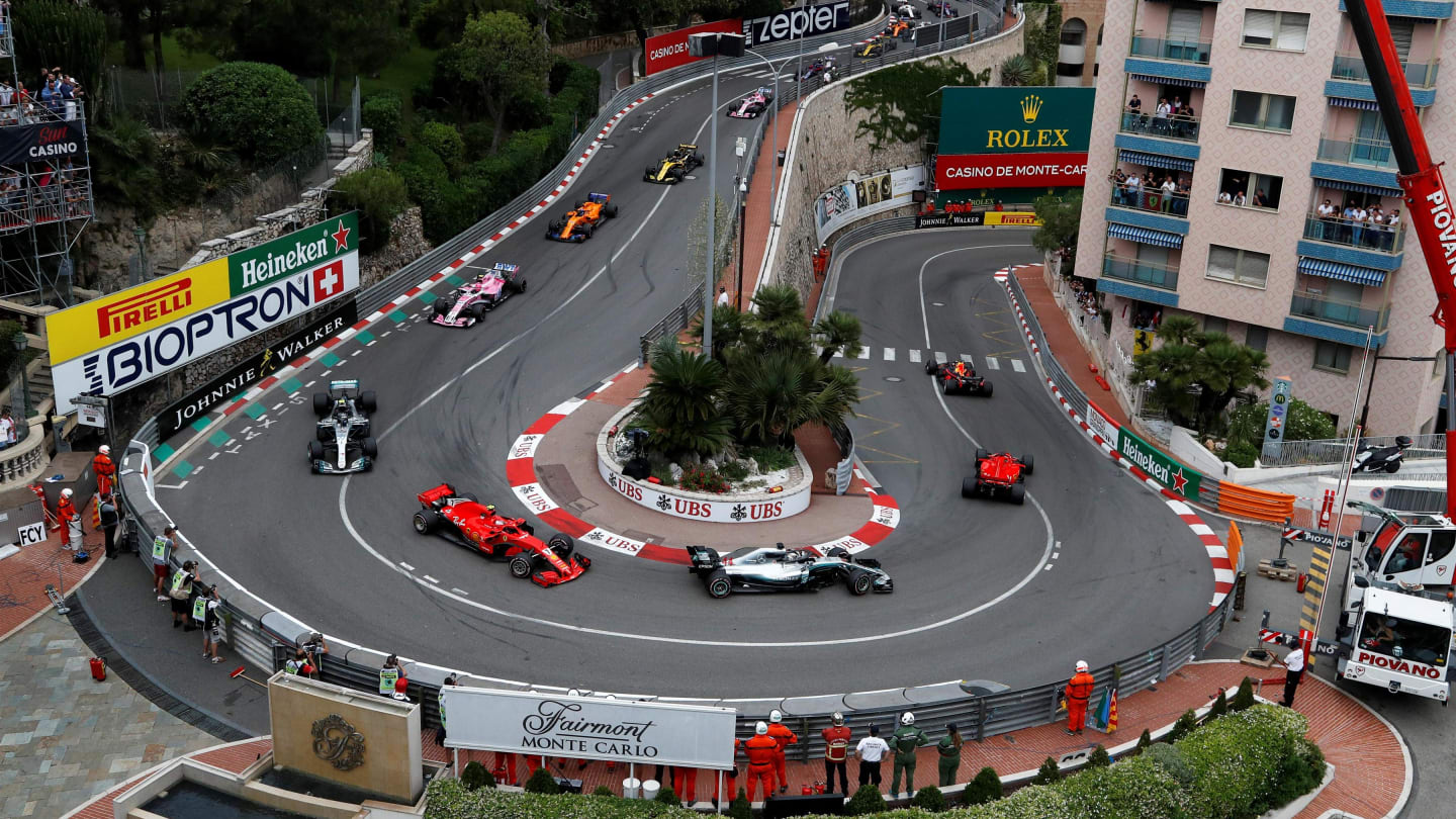 Daniel Ricciardo (AUS) Red Bull Racing RB14 leads at the start of the race at Formula One World Championship, Rd6, Monaco Grand Prix, Race, Monte-Carlo, Monaco, Sunday 27 May 2018. © Manuel Goria/Sutton Images