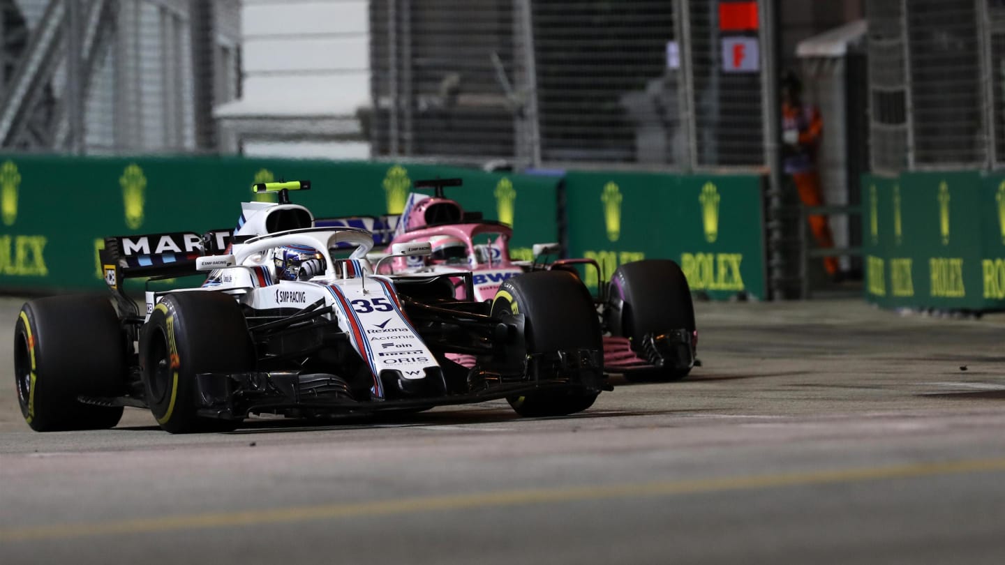 Sergey Sirotkin, Williams FW41 and Sergio Perez, Racing Point Force India VJM11 battle at Formula