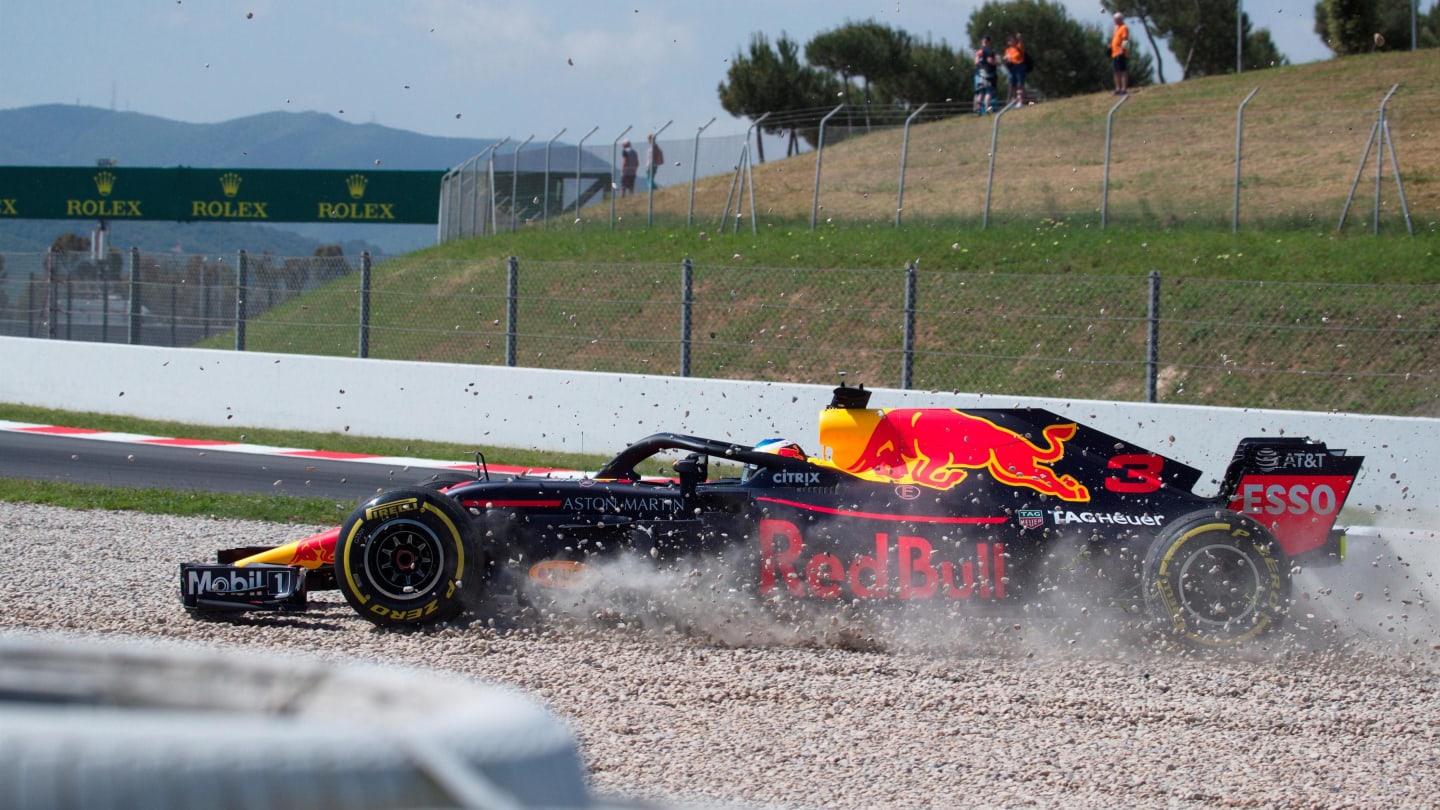 Daniel Ricciardo (AUS) Red Bull Racing RB14 crashes in FP1 at Formula One World Championship, Rd5, Spanish Grand Prix, Practice, Barcelona, Spain, Friday 11 May 2018. © Rubio/Sutton Images