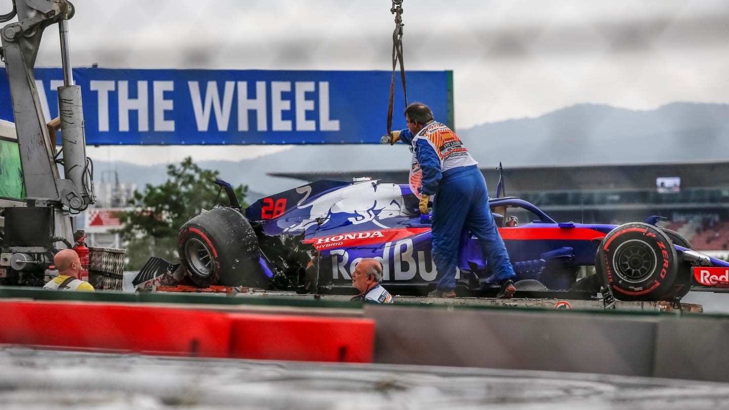 The crashed car of Brendon Hartley (NZL) Scuderia Toro Rosso STR13 is recovered after FP3 at Formula One World Championship, Rd5, Spanish Grand Prix, Qualifying, Barcelona, Spain, Saturday 12 May 2018. © Manuel Goria/Sutton Images
