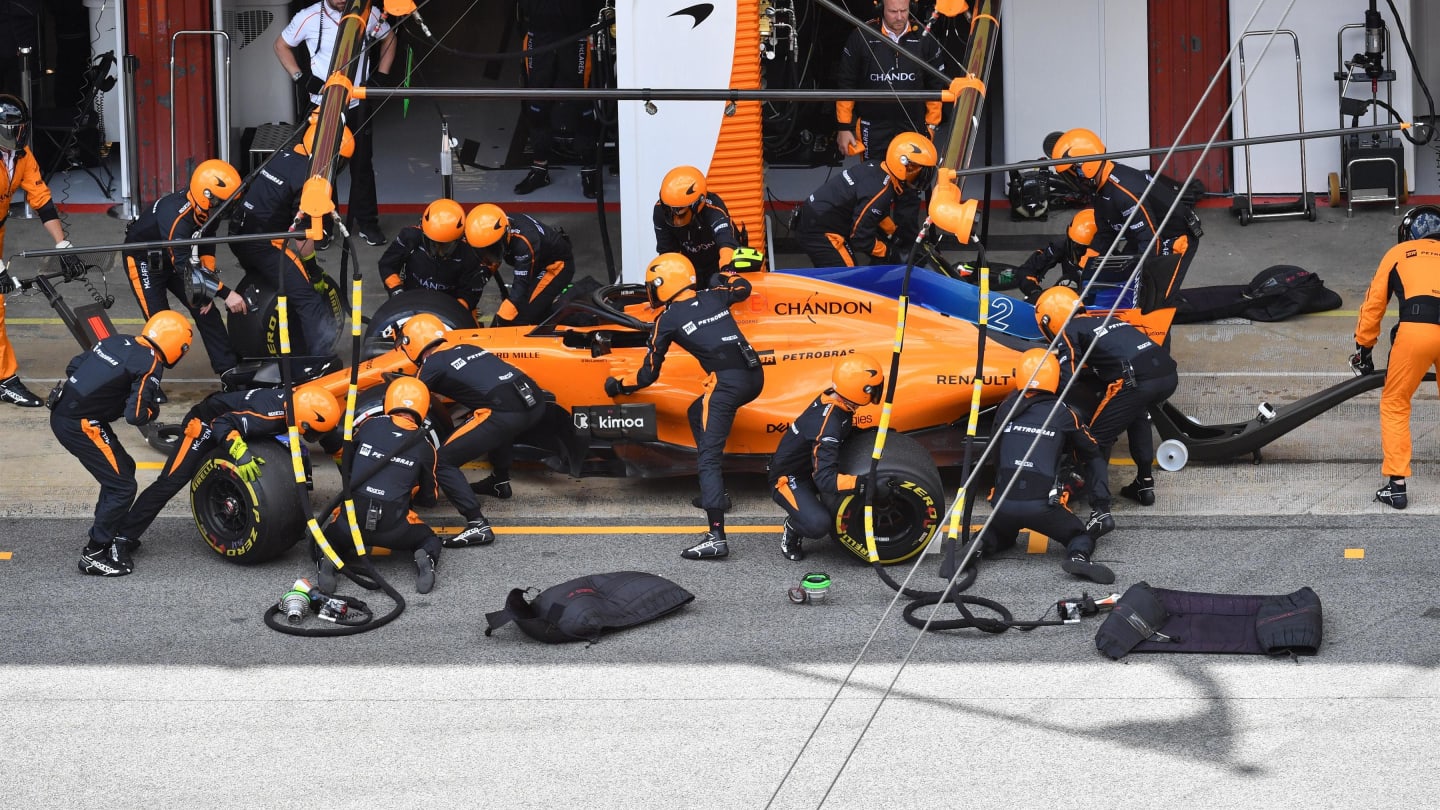 Stoffel Vandoorne (BEL) McLaren MCL33 pit stop at Formula One World Championship, Rd5, Spanish Grand Prix, Race, Barcelona, Spain, Sunday 13 May 2018. © Jerry Andre/Sutton Images