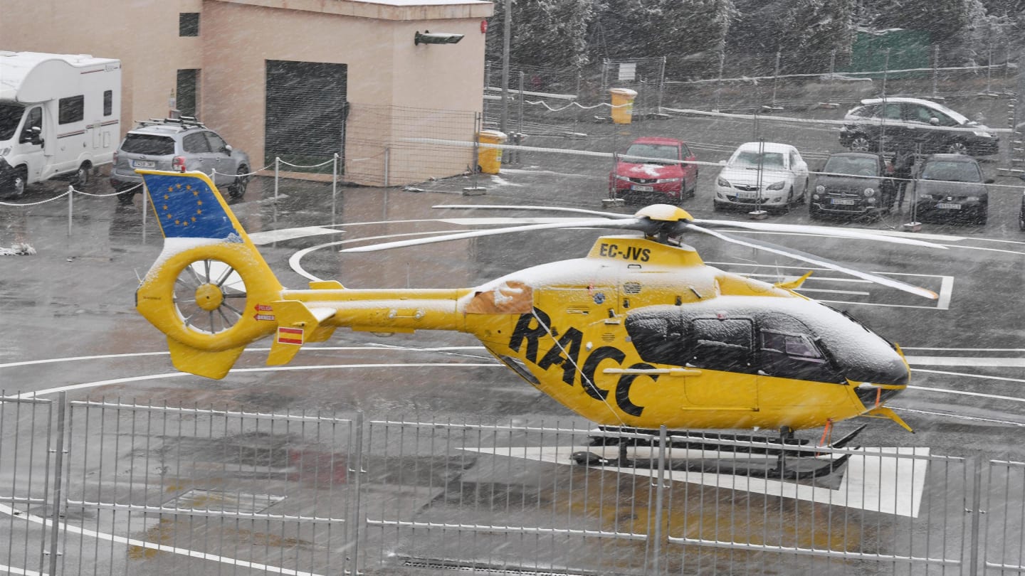 Medical Helicopter as snow stops testing on day three at Formula One Testing, Day Three, Barcelona, Spain, 28 February 2018. © Mark Sutton/Sutton Images