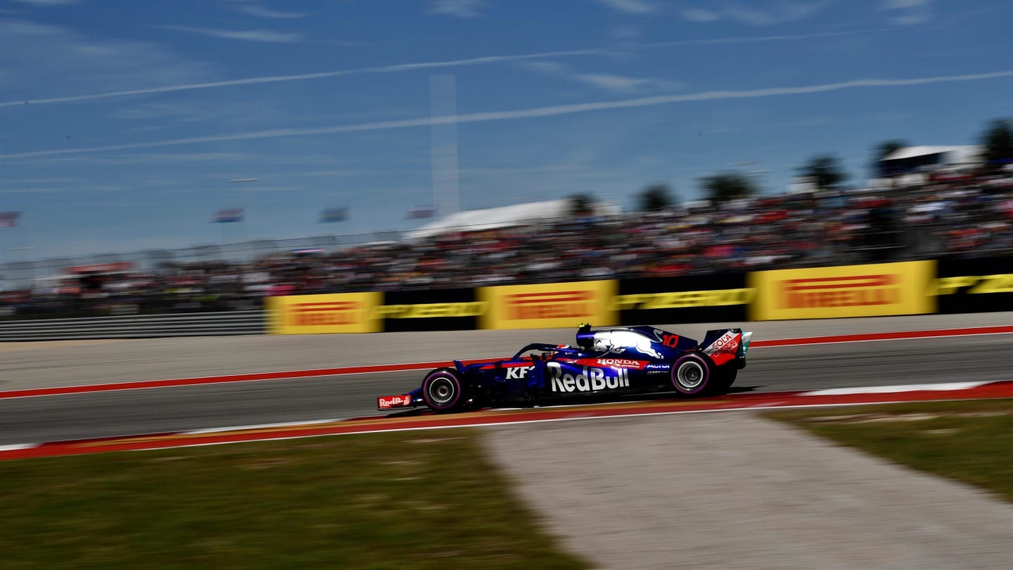 Pierre Gasly, Scuderia Toro Rosso STR13 at Formula One World Championship, Rd18, United States