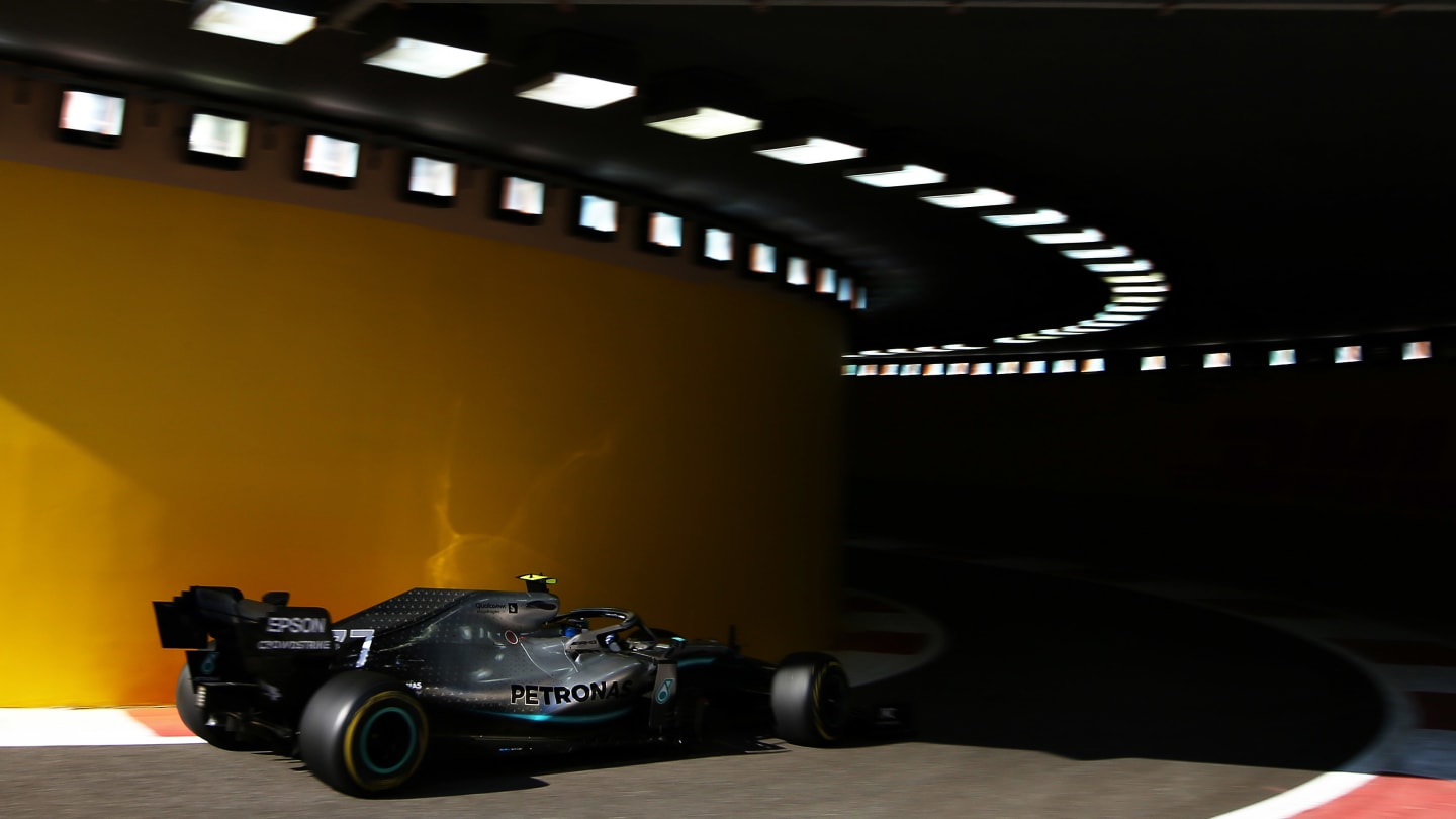 ABU DHABI, UNITED ARAB EMIRATES - NOVEMBER 29: Valtteri Bottas driving the (77) Mercedes AMG Petronas F1 Team Mercedes W10 leaves the pitlane during practice for the F1 Grand Prix of Abu Dhabi at Yas Marina Circuit on November 29, 2019 in Abu Dhabi, United Arab Emirates. (Photo by Charles Coates/Getty Images)