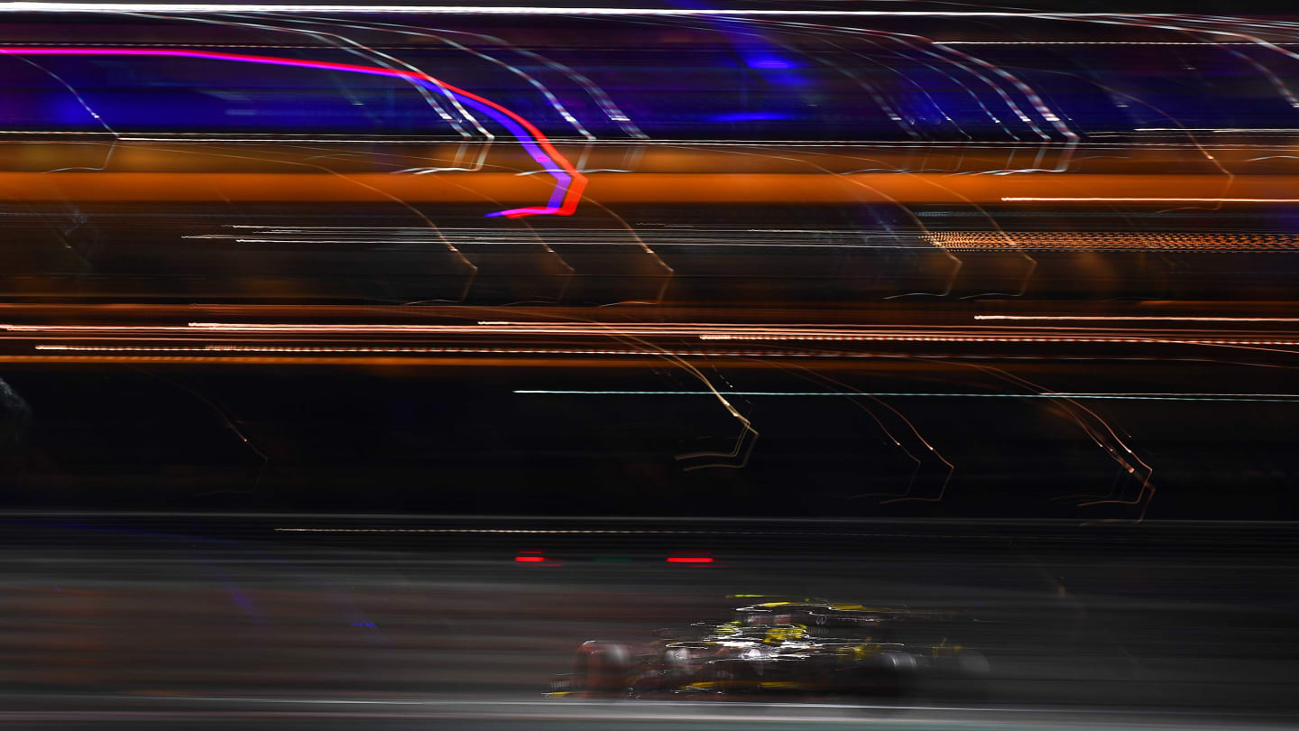 ABU DHABI, UNITED ARAB EMIRATES - NOVEMBER 30: Nico Hulkenberg of Germany driving the (27) Renault Sport Formula One Team RS19 on track during qualifying for the F1 Grand Prix of Abu Dhabi at Yas Marina Circuit on November 30, 2019 in Abu Dhabi, United Arab Emirates. (Photo by Clive Mason/Getty Images)