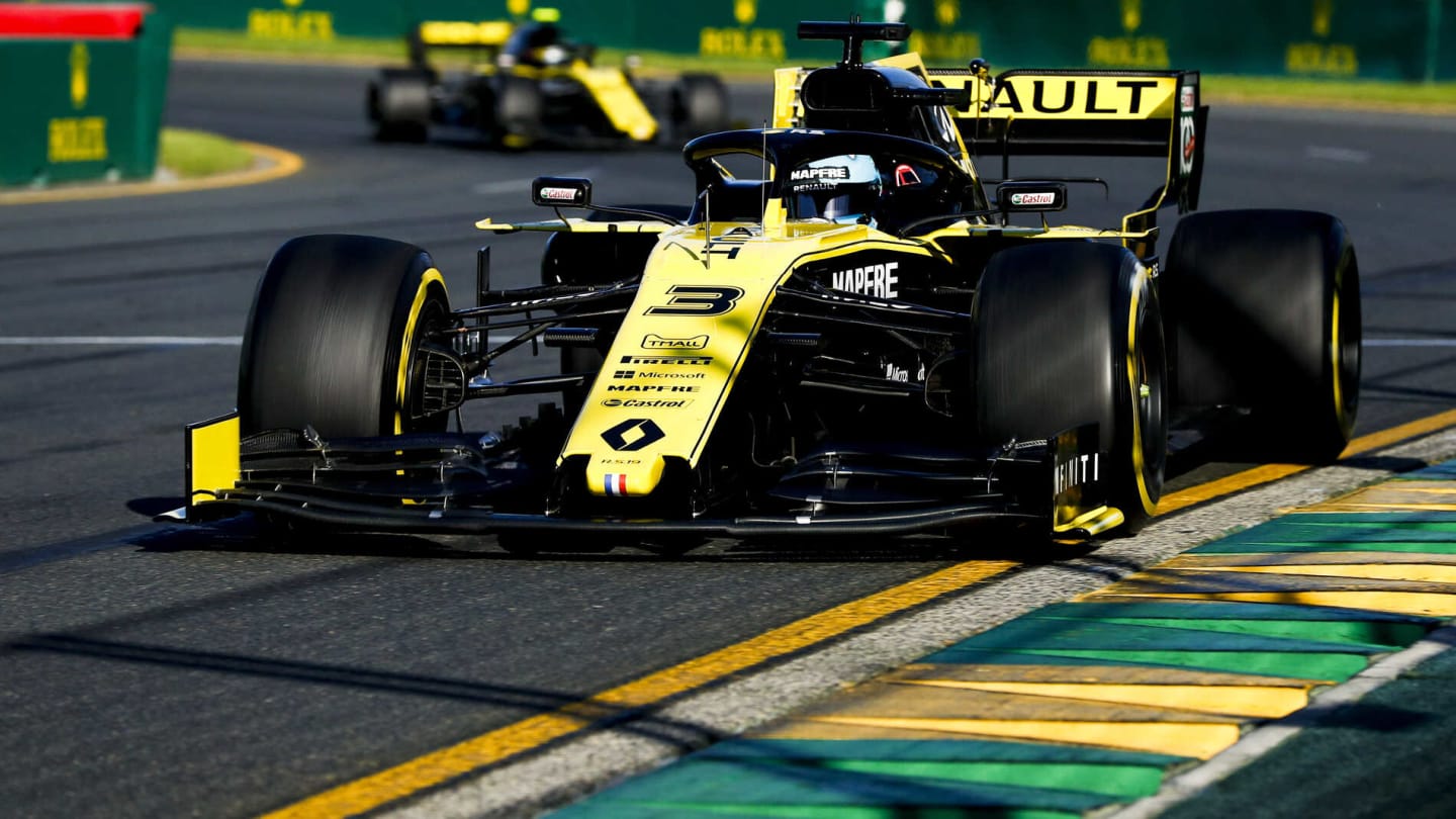 MELBOURNE GRAND PRIX CIRCUIT, AUSTRALIA - MARCH 15: Daniel Ricciardo, Renault R.S.19 during the