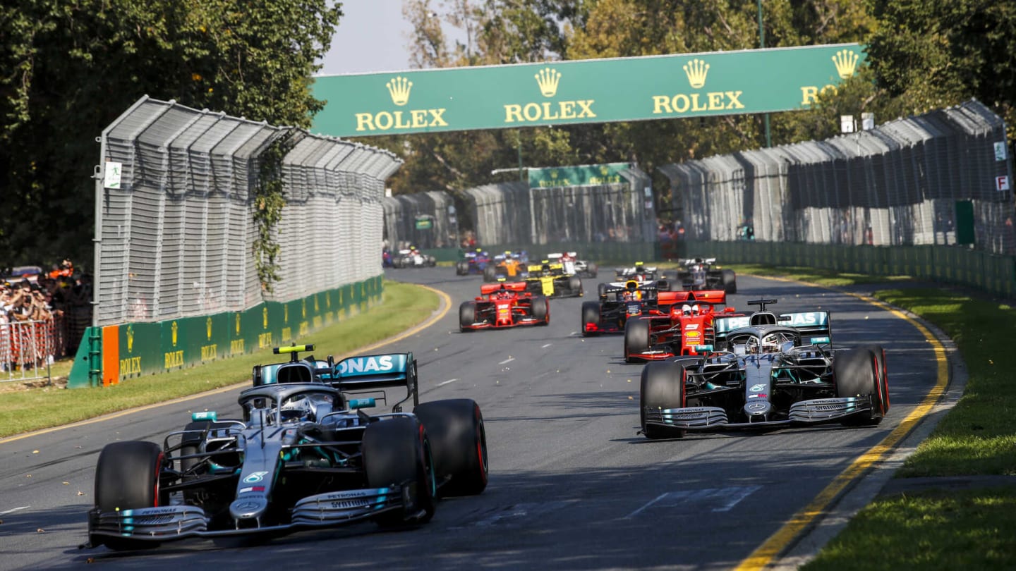 MELBOURNE GRAND PRIX CIRCUIT, AUSTRALIA - MARCH 17: Valtteri Bottas, Mercedes AMG W10 leads Lewis Hamilton, Mercedes AMG F1 W10 at the start of the race during the Australian GP at Melbourne Grand Prix Circuit on March 17, 2019 in Melbourne Grand Prix Circuit, Australia. (Photo by Joe Portlock / LAT Images)