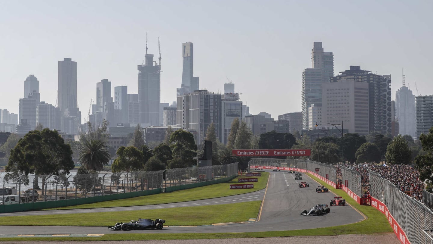 MELBOURNE GRAND PRIX CIRCUIT, AUSTRALIA - MARCH 17: Valtteri Bottas, Mercedes AMG W10, leads Lewis