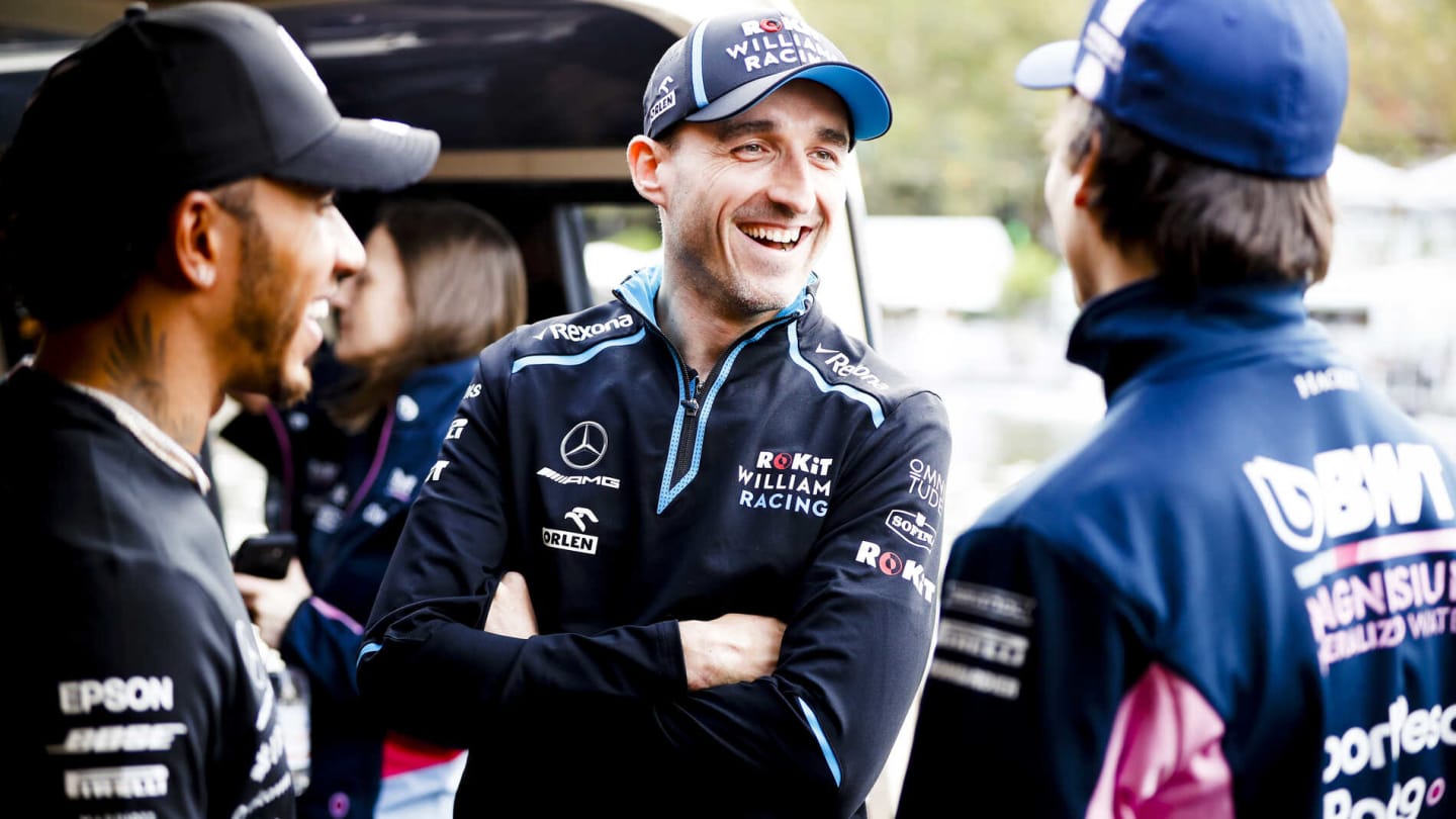 MELBOURNE GRAND PRIX CIRCUIT, AUSTRALIA - MARCH 13: Lewis Hamilton, Mercedes AMG F1, Robert Kubica,