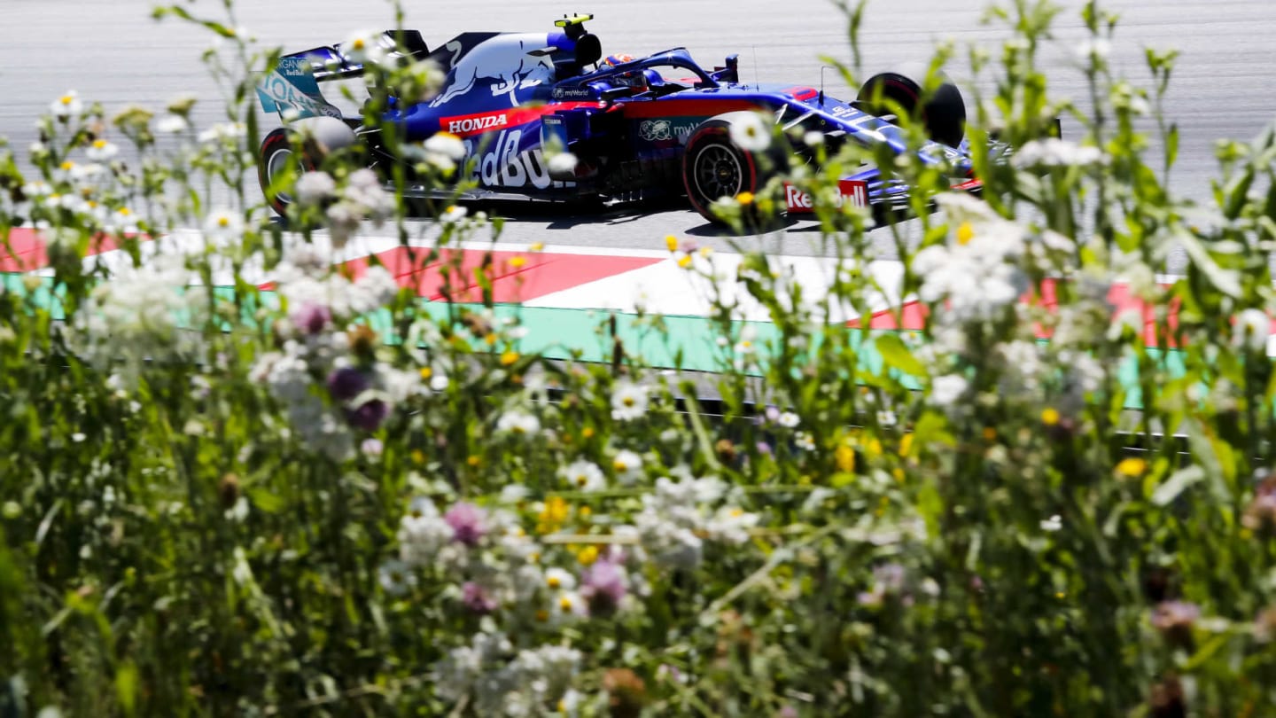 RED BULL RING, AUSTRIA - JUNE 29: Alexander Albon, Toro Rosso STR14 during the Austrian GP at Red Bull Ring on June 29, 2019 in Red Bull Ring, Austria. (Photo by Steven Tee / LAT Images)