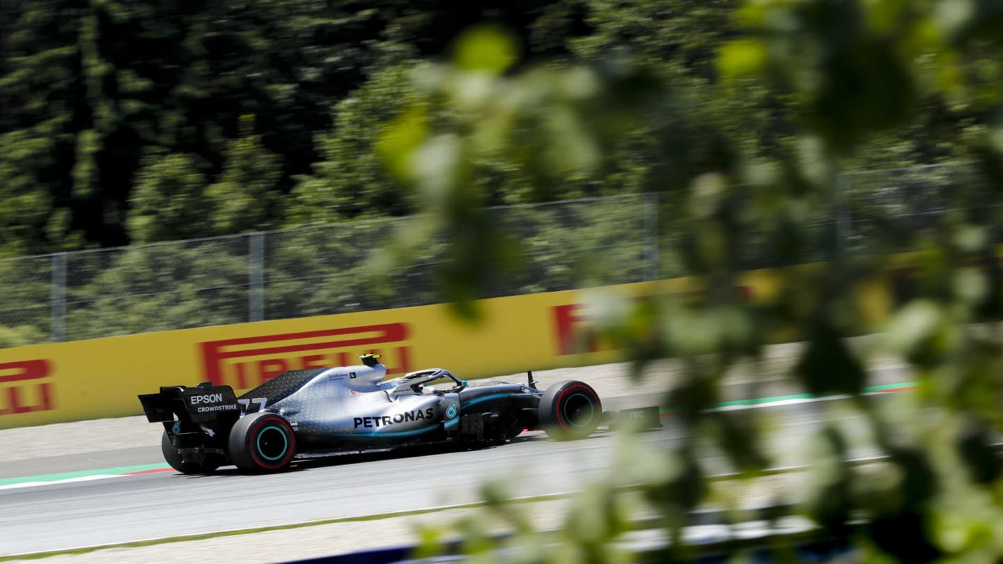 RED BULL RING, AUSTRIA - JUNE 29: Valtteri Bottas, Mercedes AMG W10 during the Austrian GP at Red Bull Ring on June 29, 2019 in Red Bull Ring, Austria. (Photo by Steven Tee / LAT Images)
