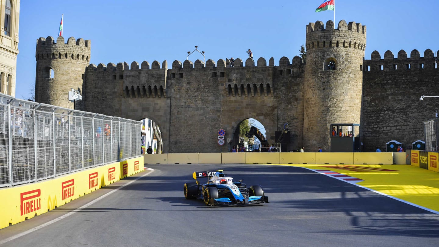 BAKU CITY CIRCUIT, AZERBAIJAN - APRIL 26: Robert Kubica, Williams FW42 during the Azerbaijan GP at