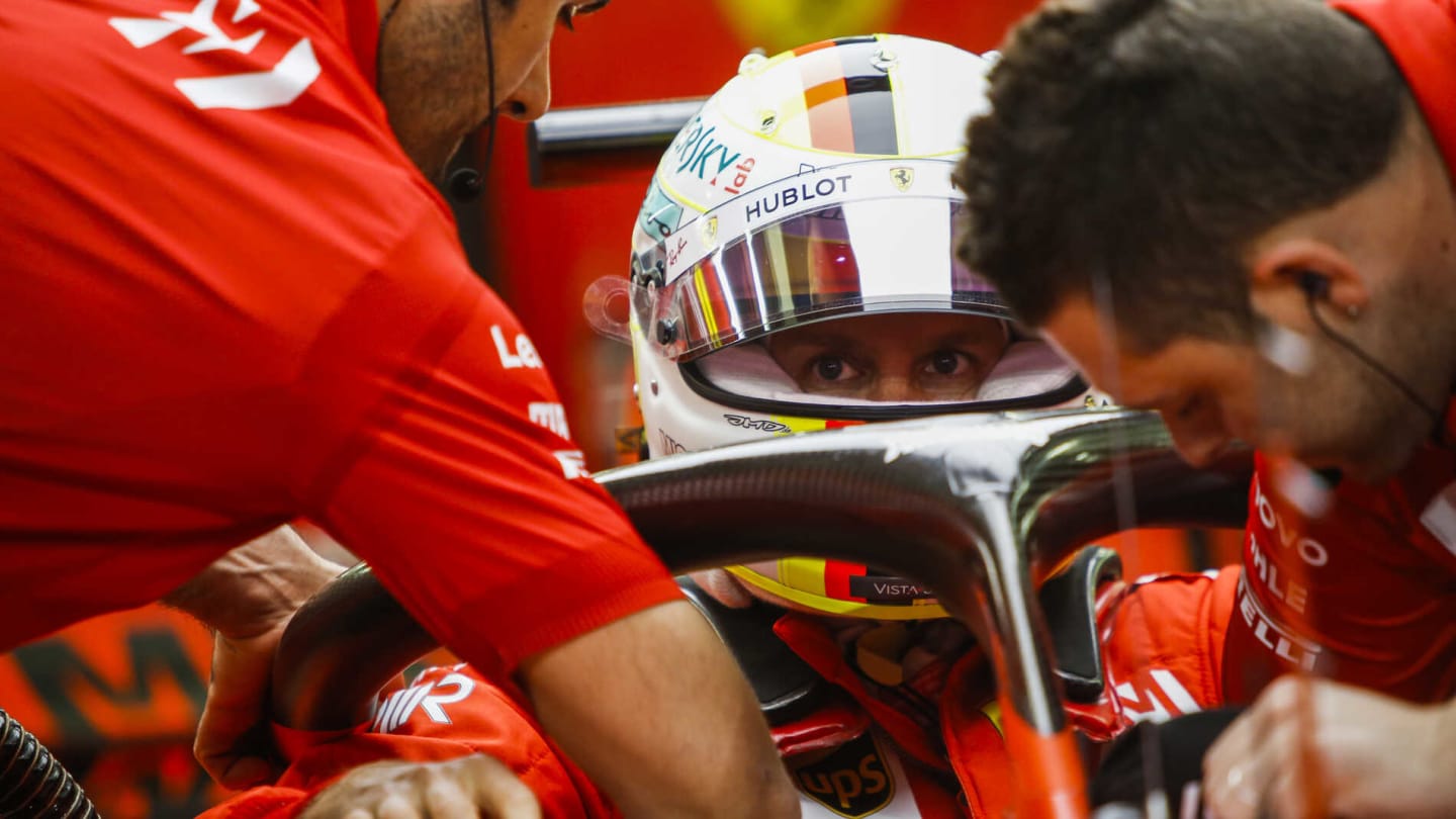 BAHRAIN INTERNATIONAL CIRCUIT, BAHRAIN - MARCH 29: Sebastian Vettel, Ferrari during the Bahrain GP at Bahrain International Circuit on March 29, 2019 in Bahrain International Circuit, Bahrain. (Photo by Zak Mauger / LAT Images)