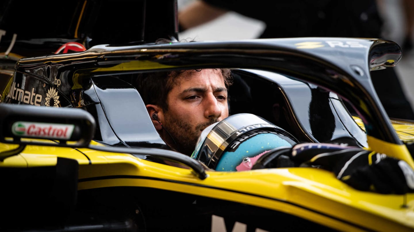 BAHRAIN INTERNATIONAL CIRCUIT, BAHRAIN - MARCH 30: Daniel Ricciardo, Renault F1 Team during the