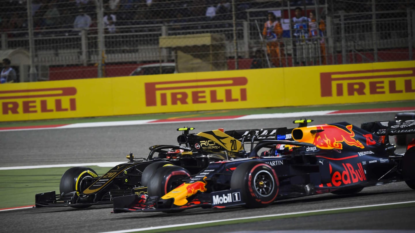 BAHRAIN INTERNATIONAL CIRCUIT, BAHRAIN - MARCH 31: Kevin Magnussen, Haas VF-19, battles with Pierre Gasly, Red Bull Racing RB15 during the Bahrain GP at Bahrain International Circuit on March 31, 2019 in Bahrain International Circuit, Bahrain. (Photo by Jerry Andre / Sutton Images)