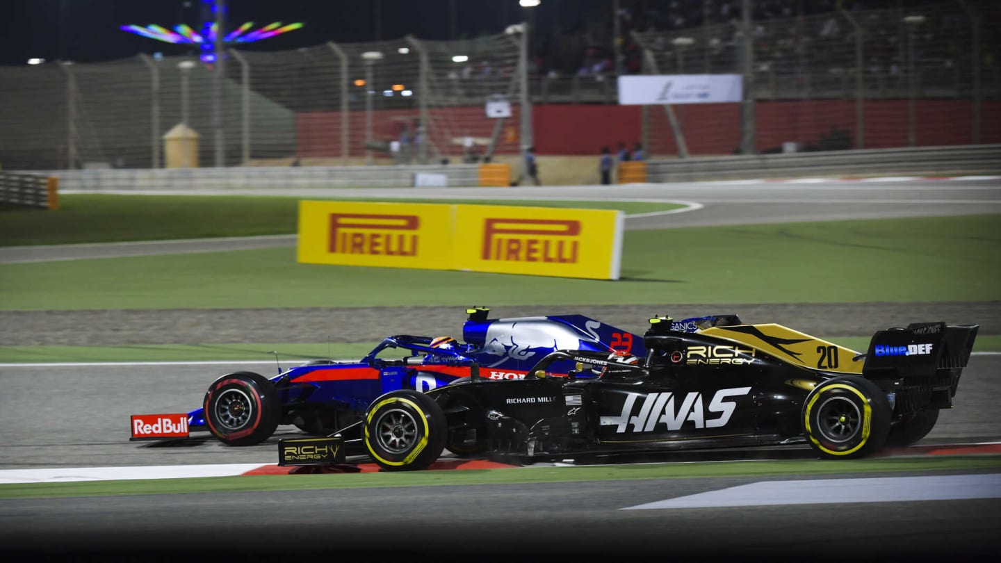 BAHRAIN INTERNATIONAL CIRCUIT, BAHRAIN - MARCH 31: Pierre Gasly, Red Bull Racing RB15, battles with