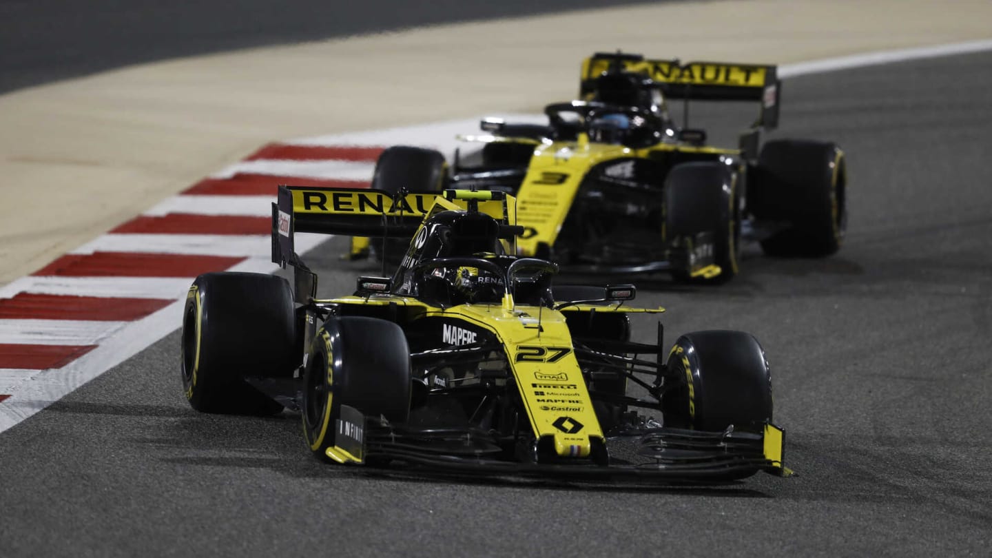 BAHRAIN INTERNATIONAL CIRCUIT, BAHRAIN - MARCH 31: Nico Hulkenberg, Renault R.S. 19, leads Daniel