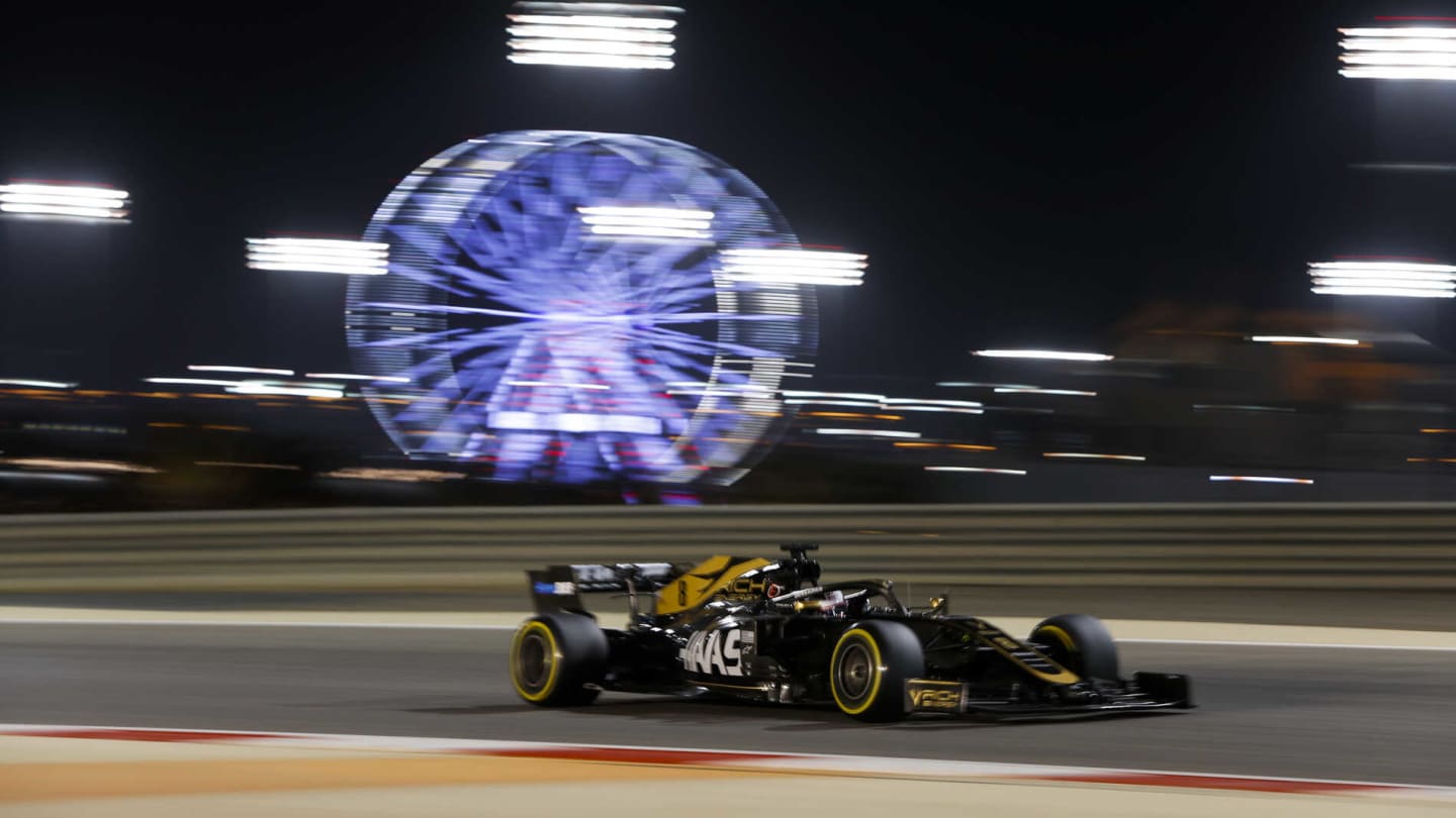BAHRAIN INTERNATIONAL CIRCUIT, BAHRAIN - MARCH 31: Romain Grosjean, Haas VF-19 during the Bahrain GP at Bahrain International Circuit on March 31, 2019 in Bahrain International Circuit, Bahrain. (Photo by Zak Mauger / LAT Images)