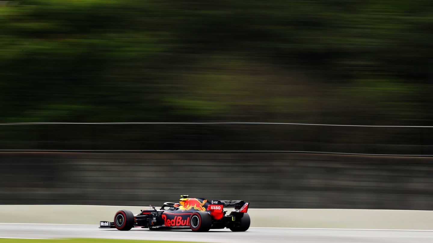 SAO PAULO, BRAZIL - NOVEMBER 16: Alexander Albon of Thailand driving the (23) Aston Martin Red Bull Racing RB15 on track during final practice for the F1 Grand Prix of Brazil at Autodromo Jose Carlos Pace on November 16, 2019 in Sao Paulo, Brazil. (Photo by Mark Thompson/Getty Images)