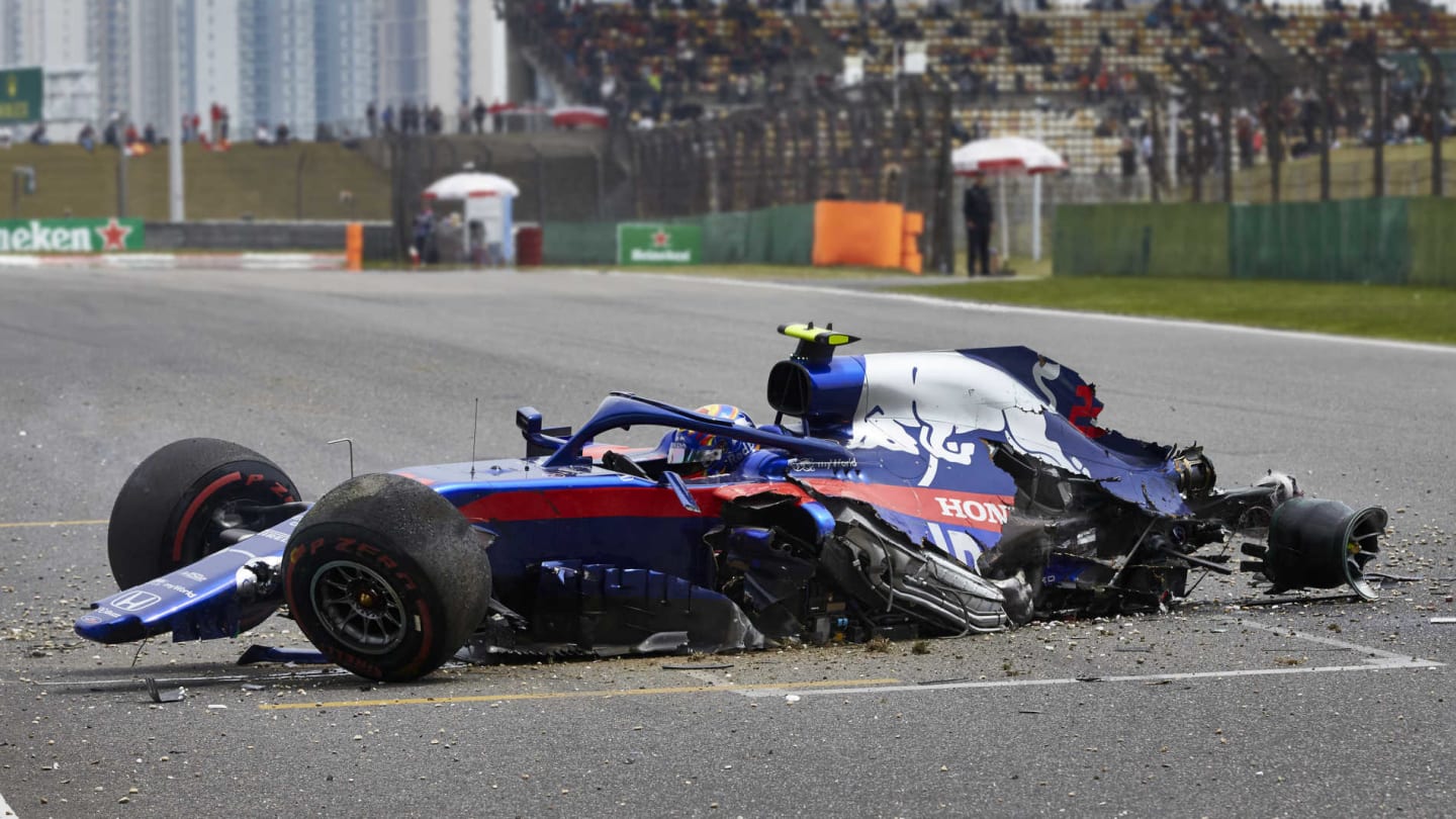 SHANGHAI INTERNATIONAL CIRCUIT, CHINA - APRIL 13: Alexander Albon, Toro Rosso STR14, comes to a halt after losing control and hitting a barrier towards the end of practice 3 during the Chinese GP at Shanghai International Circuit on April 13, 2019 in Shanghai International Circuit, China. (Photo by Steve Etherington / LAT Images)
