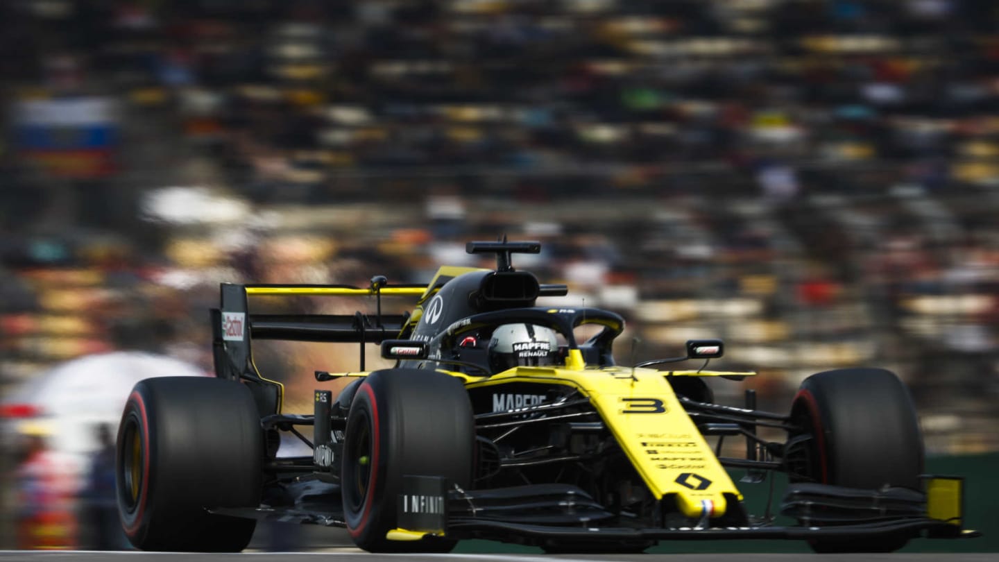 SHANGHAI INTERNATIONAL CIRCUIT, CHINA - APRIL 13: Daniel Ricciardo, Renault R.S.19 during the