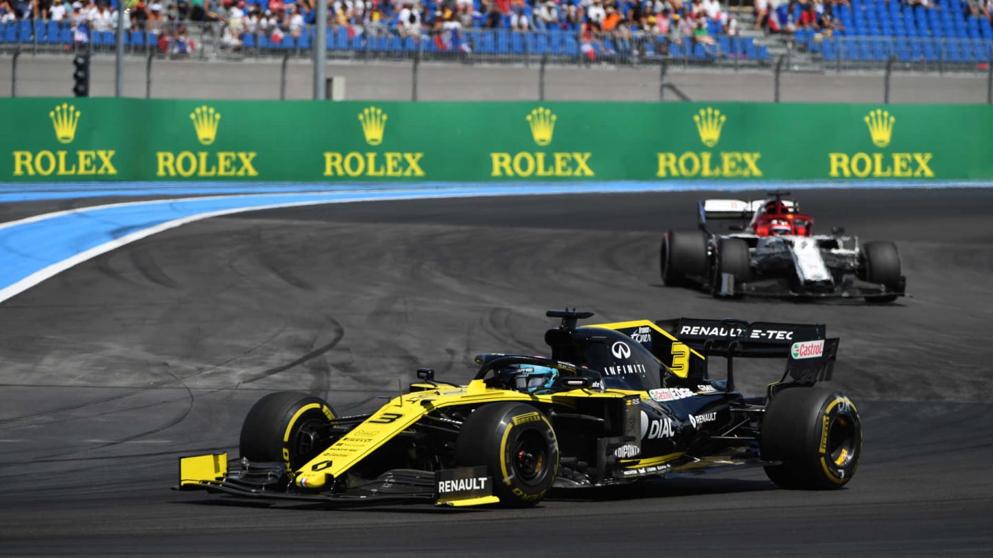 CIRCUIT PAUL RICARD, FRANCE - JUNE 23: Daniel Ricciardo, Renault R.S.19, leads Kimi Raikkonen, Alfa