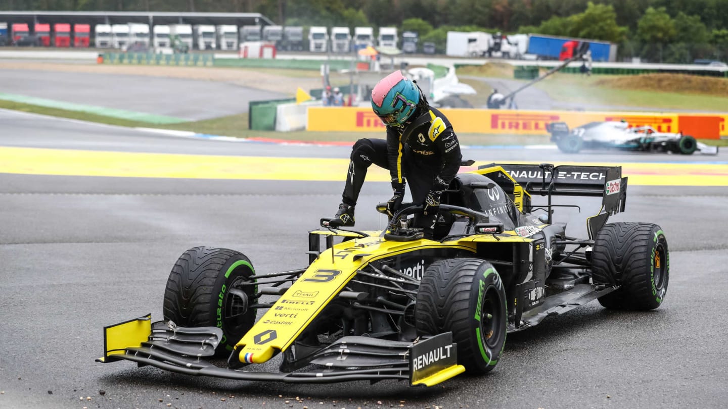 HOCKENHEIMRING, GERMANY - JULY 28: Daniel Ricciardo, Renault F1 Team, climbs out of his car and