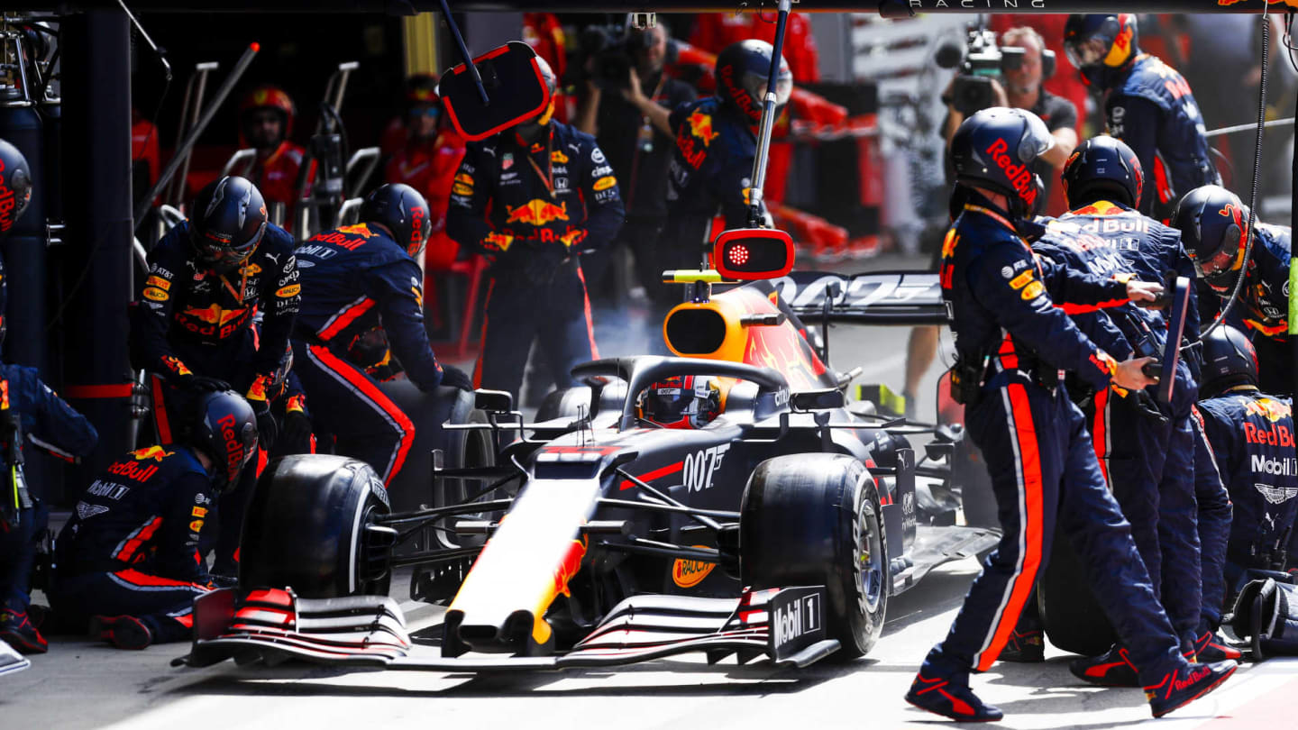 SILVERSTONE, UNITED KINGDOM - JULY 14: Pierre Gasly, Red Bull Racing RB15, makes a pit stop during the British GP at Silverstone on July 14, 2019 in Silverstone, United Kingdom. (Photo by Glenn Dunbar / LAT Images)