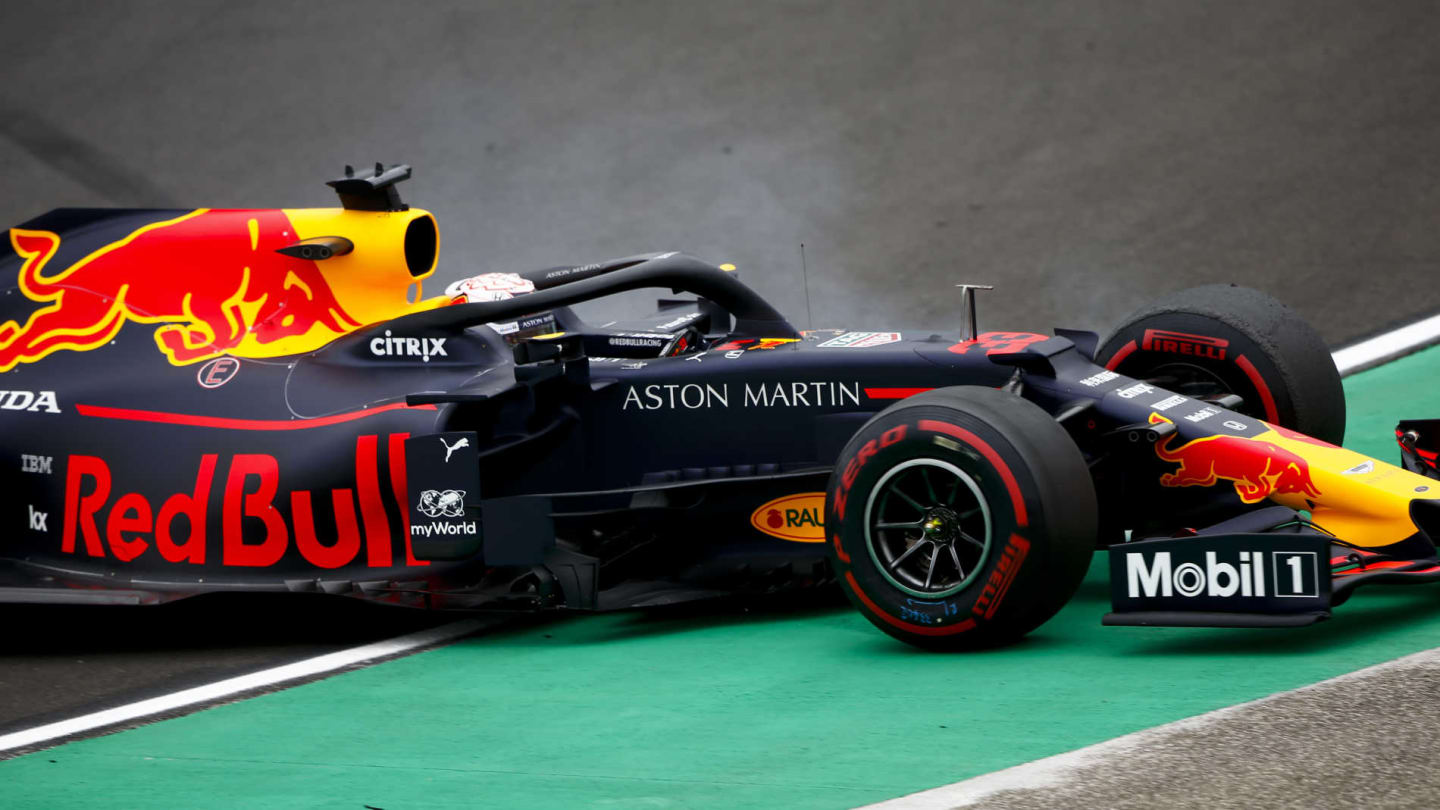 HUNGARORING, HUNGARY - AUGUST 02: Max Verstappen, Red Bull Racing RB15 spins during the Hungarian GP at Hungaroring on August 02, 2019 in Hungaroring, Hungary. (Photo by Andy Hone / LAT Images)