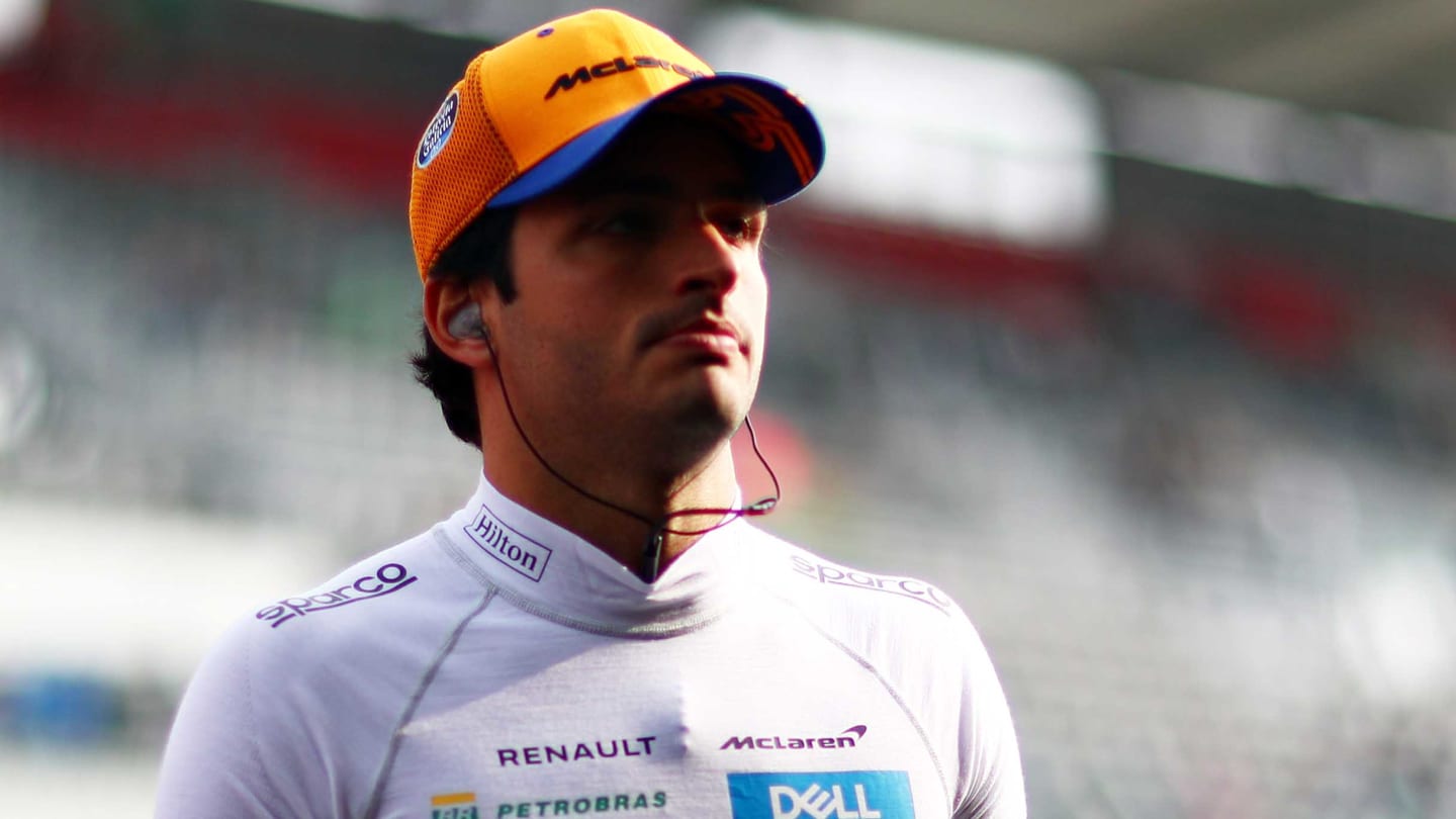 MEXICO CITY, MEXICO - OCTOBER 26: Carlos Sainz of Spain and McLaren F1 walks in the Pitlane during