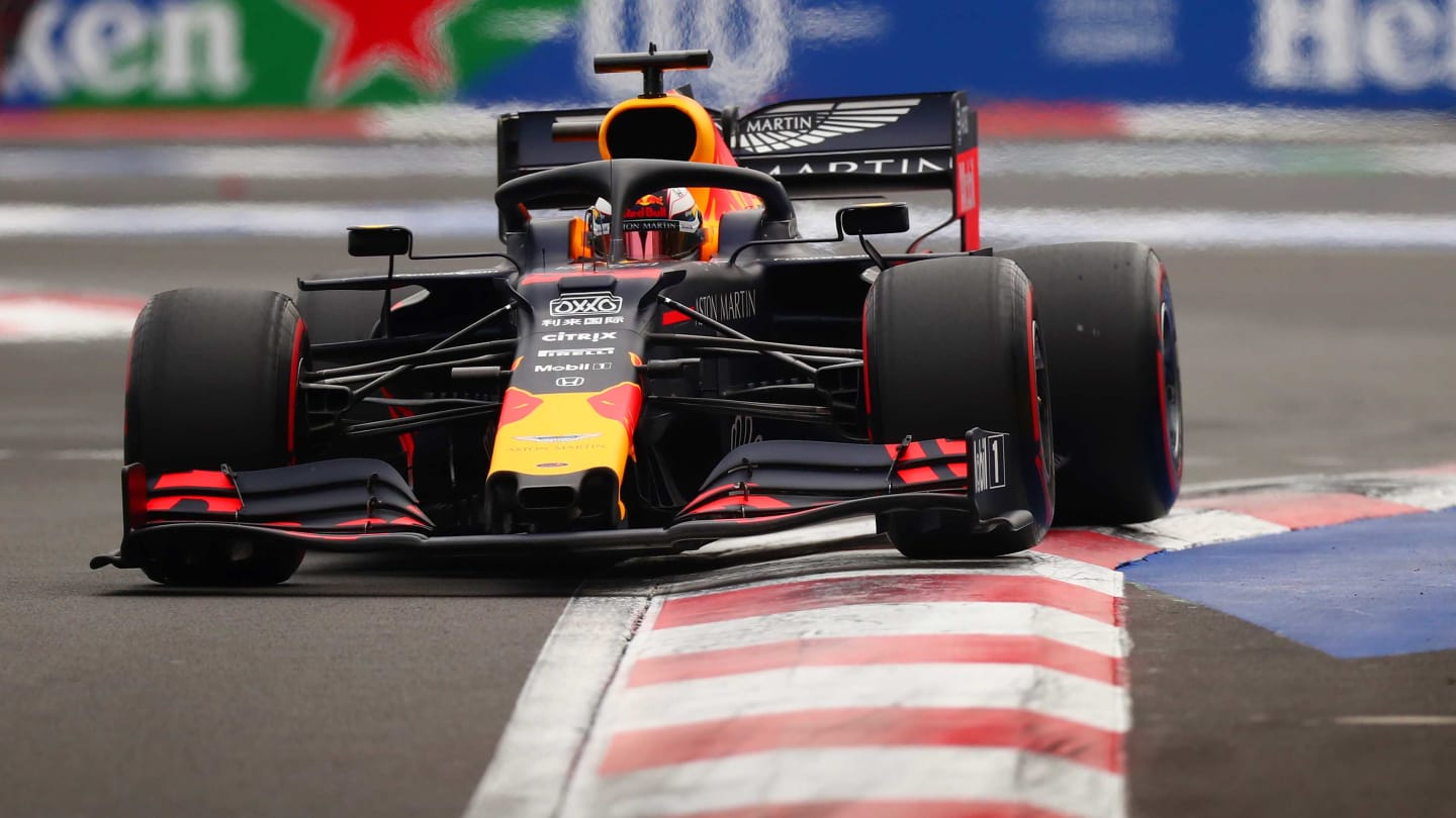 MEXICO CITY, MEXICO - OCTOBER 26: Max Verstappen of the Netherlands driving the (33) Aston Martin Red Bull Racing RB15 on track during qualifying for the F1 Grand Prix of Mexico at Autodromo Hermanos Rodriguez on October 26, 2019 in Mexico City, Mexico. (Photo by Dan Istitene/Getty Images)