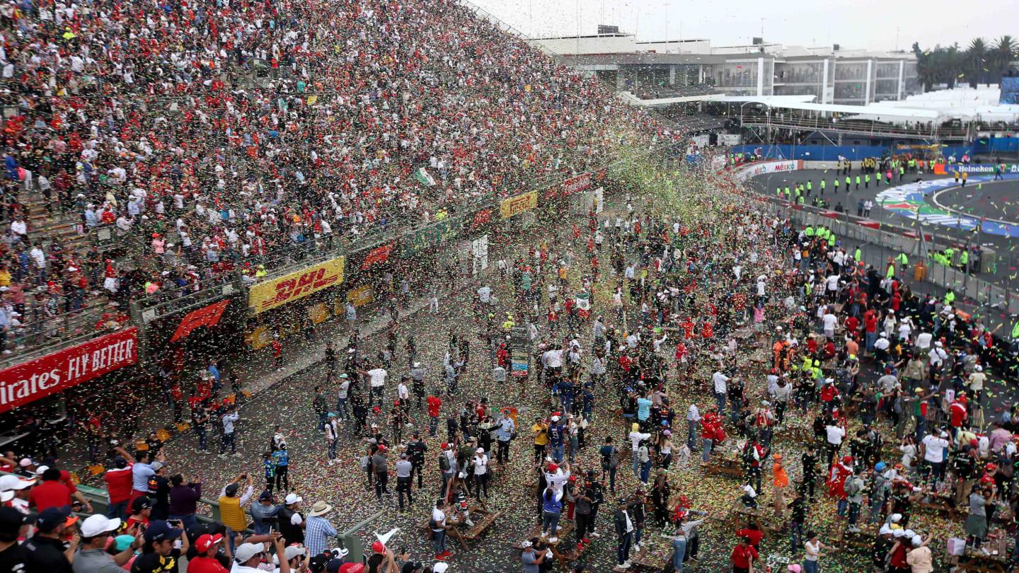 MEXICO CITY, MEXICO - OCTOBER 27: Fans enjoy the podium celebrations during the F1 Grand Prix of