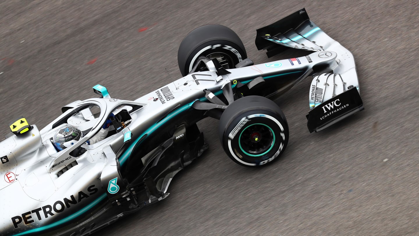 SOCHI, RUSSIA - SEPTEMBER 27: Valtteri Bottas driving the (77) Mercedes AMG Petronas F1 Team