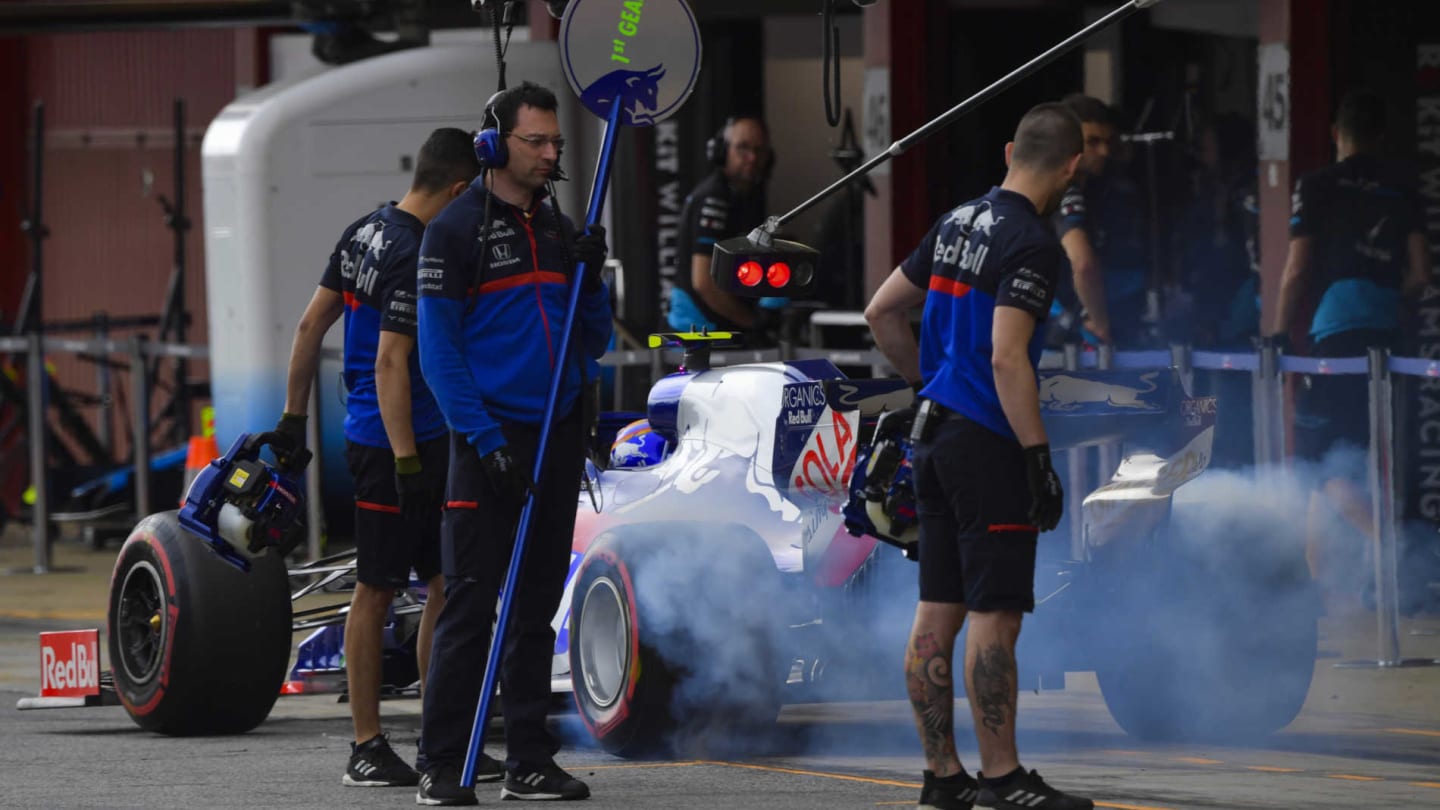 CIRCUIT DE BARCELONA-CATALUNYA, SPAIN - MAY 11: Alexander Albon, Toro Rosso STR14, in the pit lane during the Spanish GP at Circuit de Barcelona-Catalunya on May 11, 2019 in Circuit de Barcelona-Catalunya, Spain. (Photo by Jerry Andre / Sutton Images)