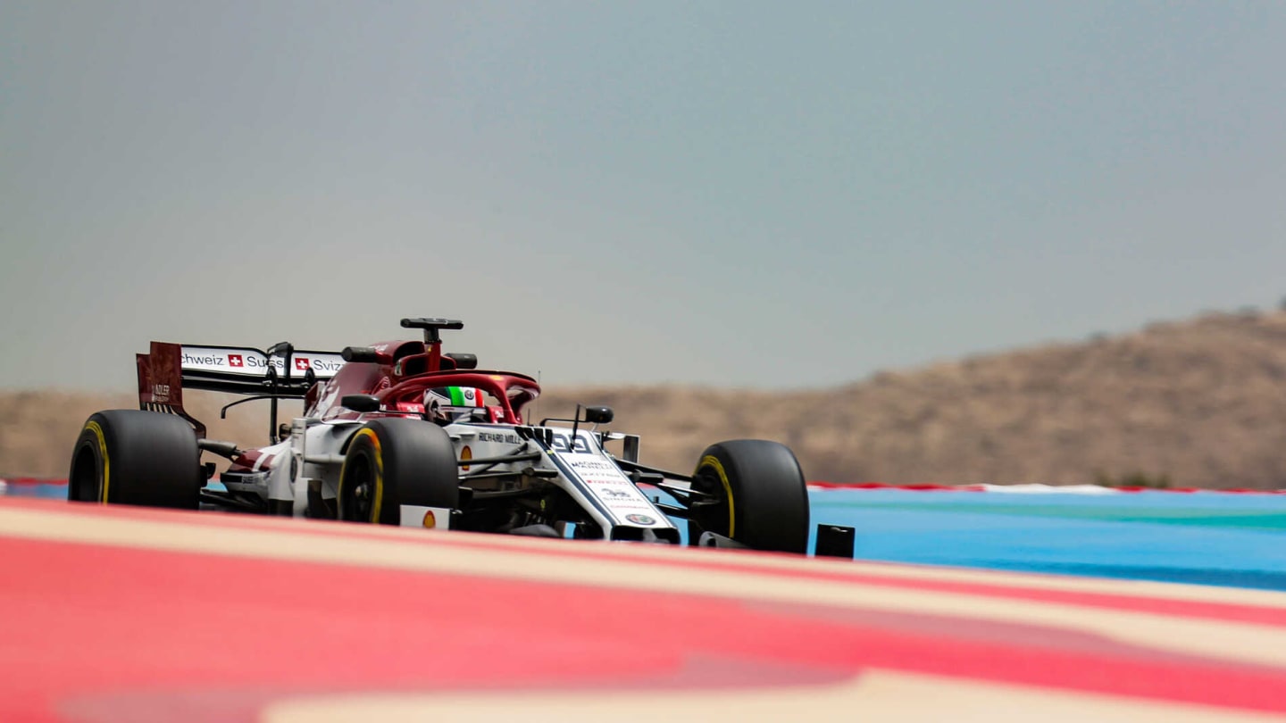 BAHRAIN INTERNATIONAL CIRCUIT, BAHRAIN - APRIL 02: Antonio Giovinazzi, Alfa Romeo Racing C38 during the Bahrain April testing at Bahrain International Circuit on April 02, 2019 in Bahrain International Circuit, Bahrain. (Photo by Jerry Andre / Sutton Images)